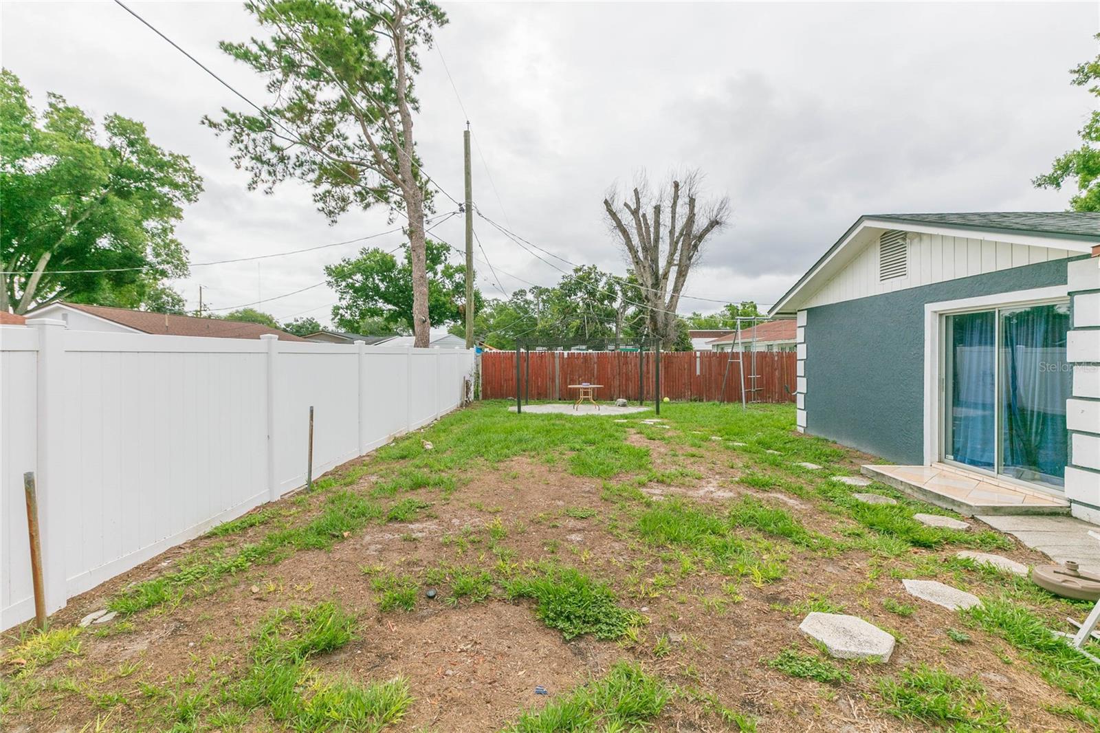 7412 KINGSTON DR — photo 32