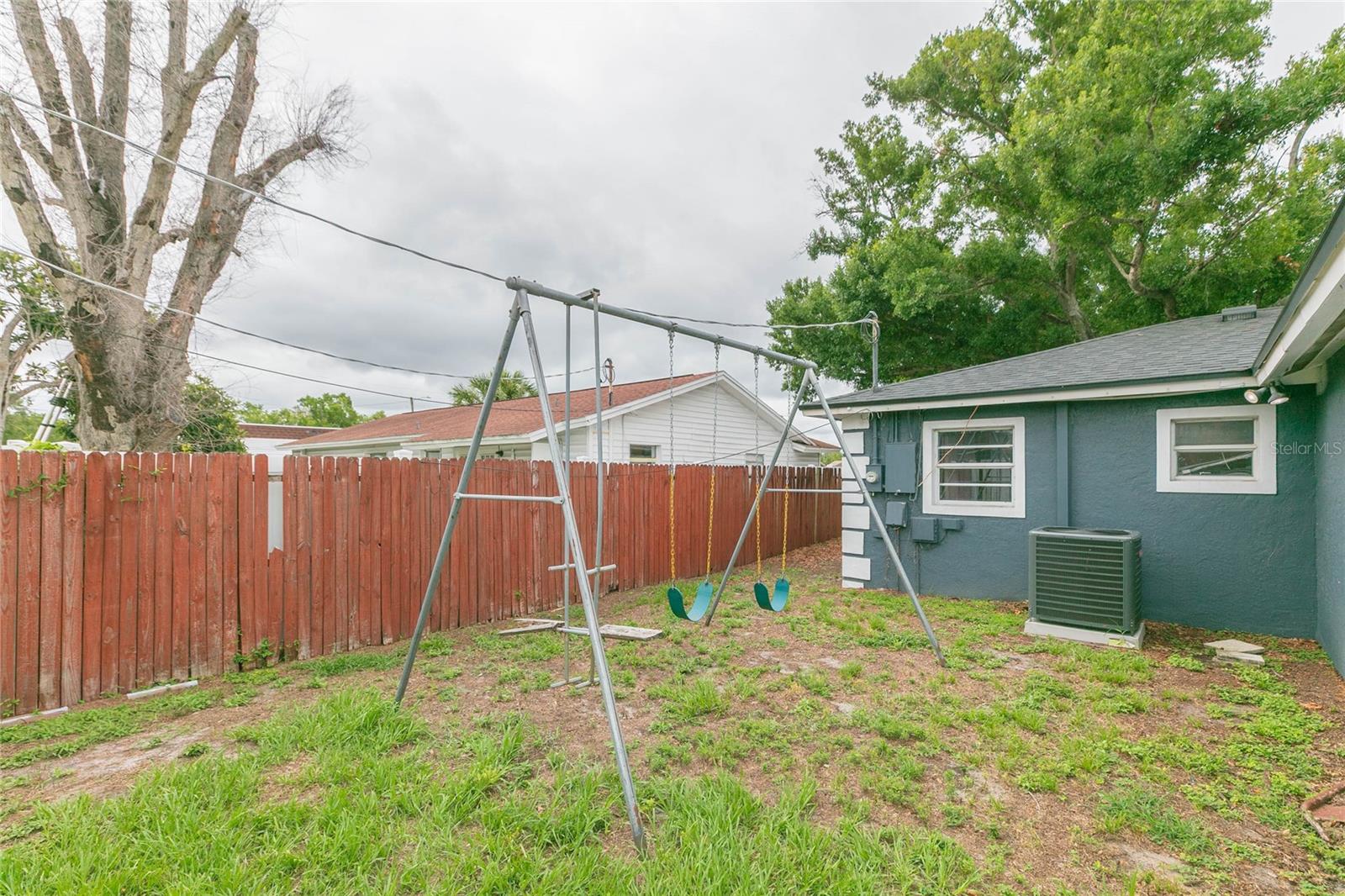 7412 KINGSTON DR — photo 34