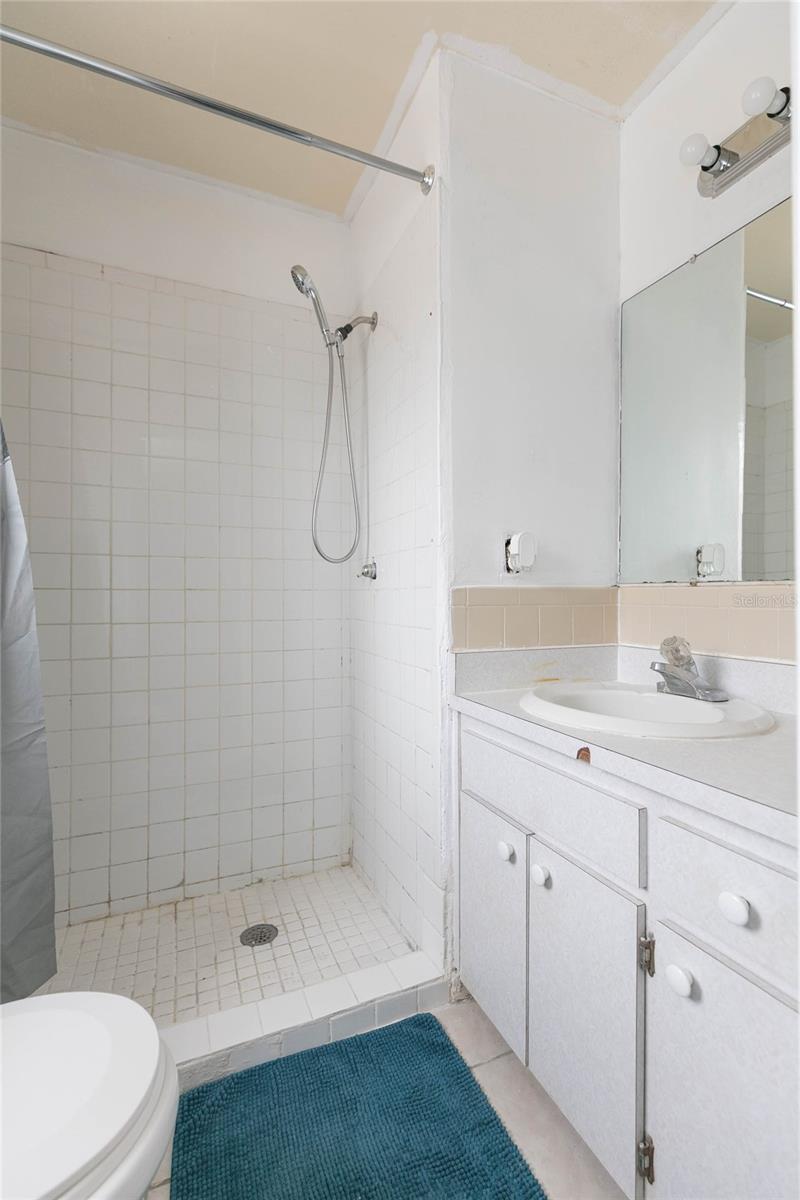 7412 KINGSTON DR — photo 30
