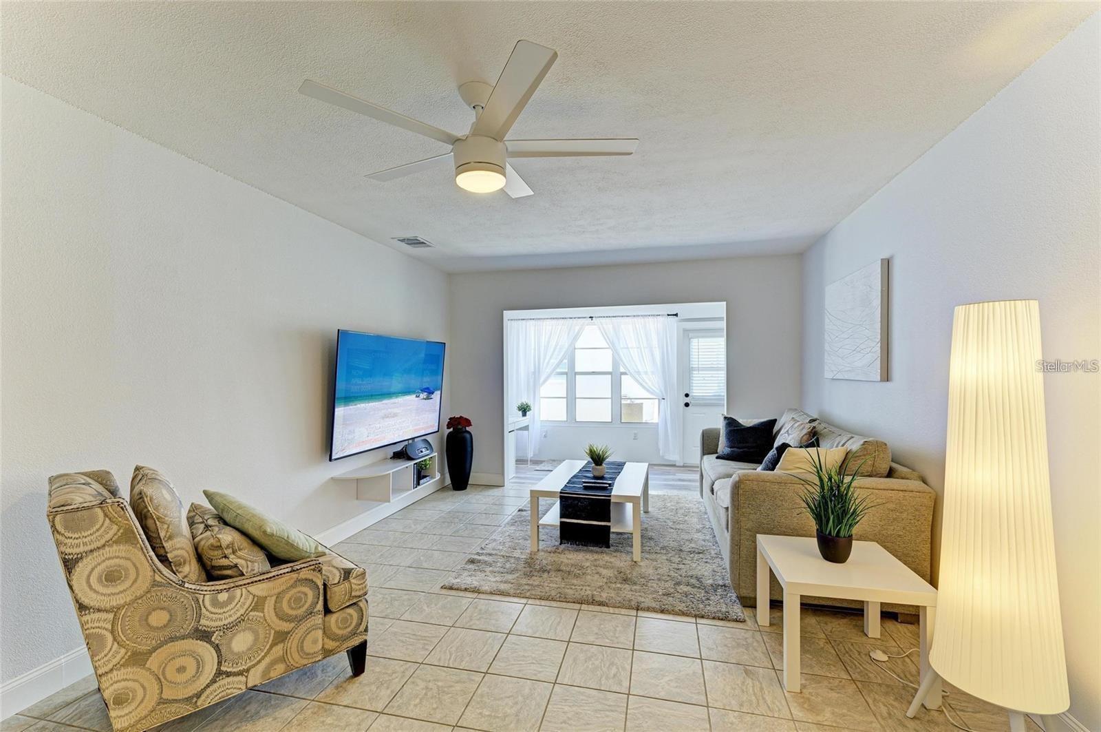 9810 DORADO AVE #9810 — photo 4