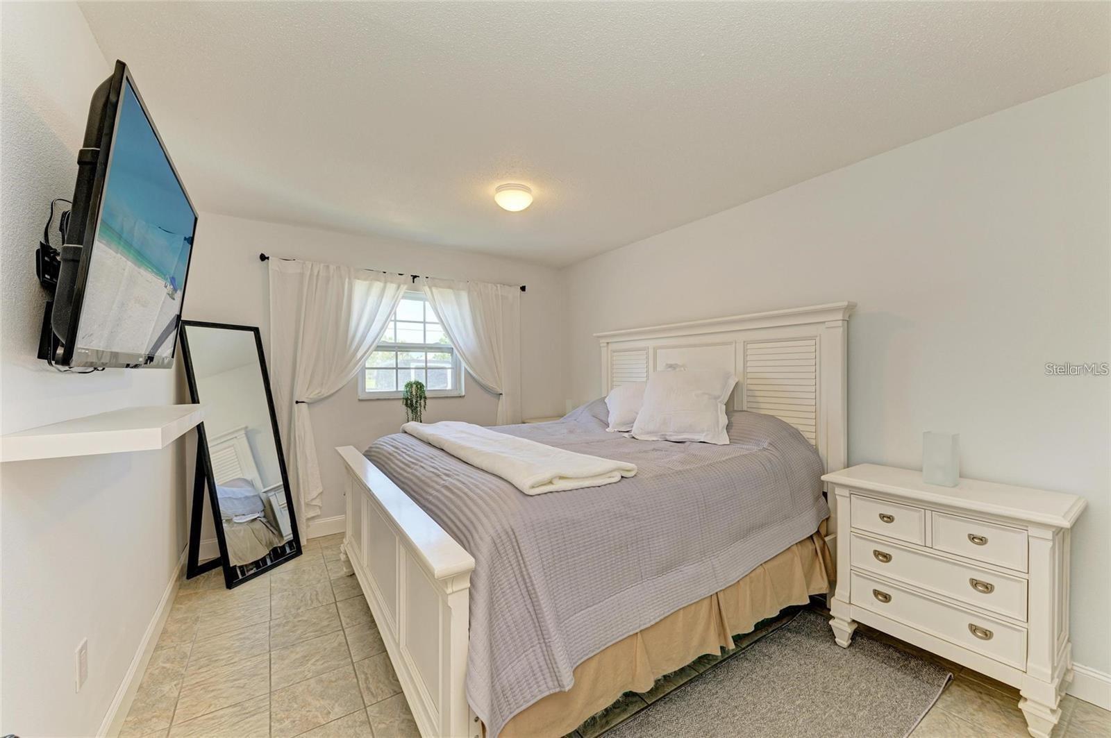 9810 DORADO AVE #9810 — photo 5