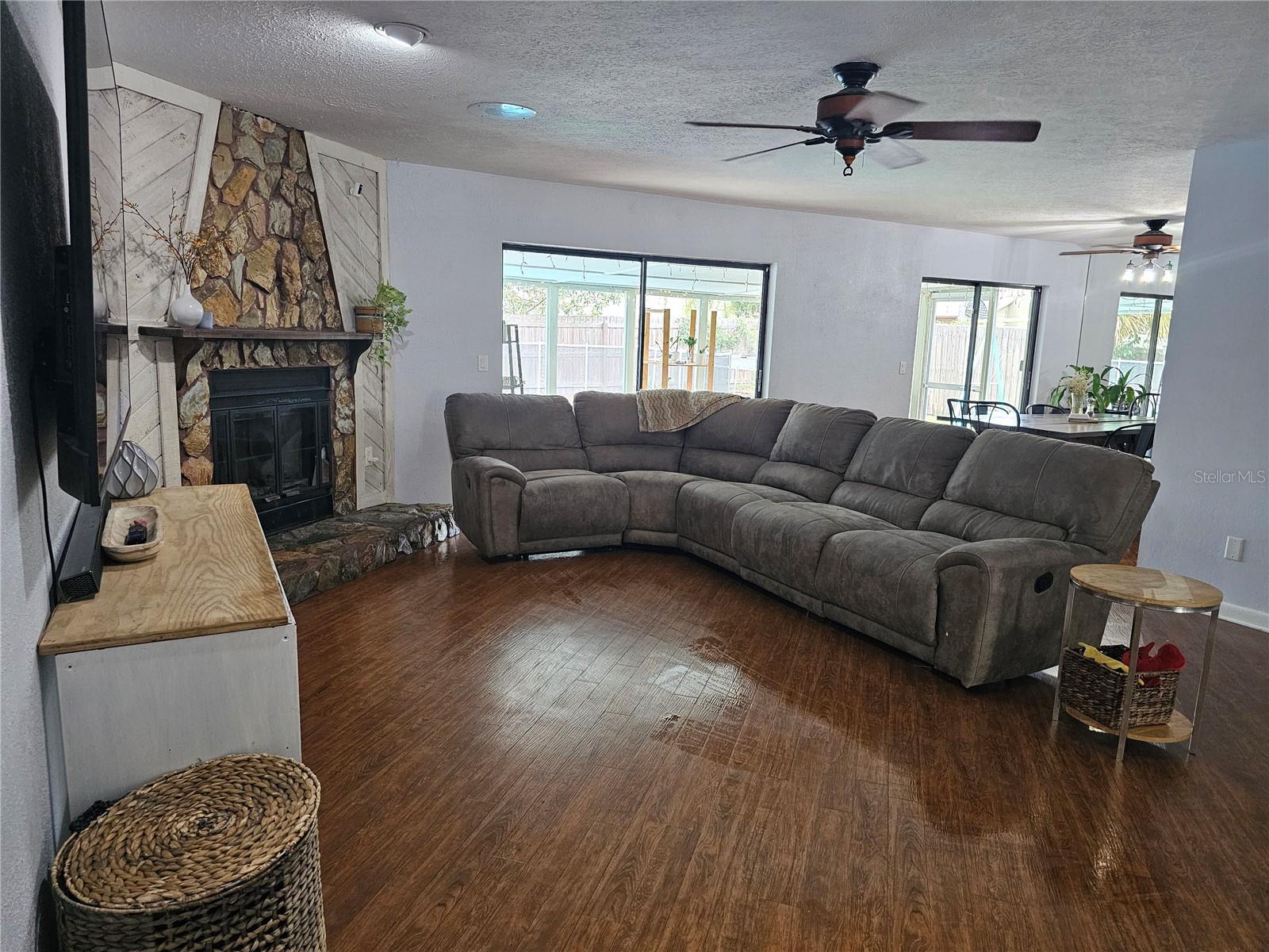 18322 SWAN LAKE DR — photo 42