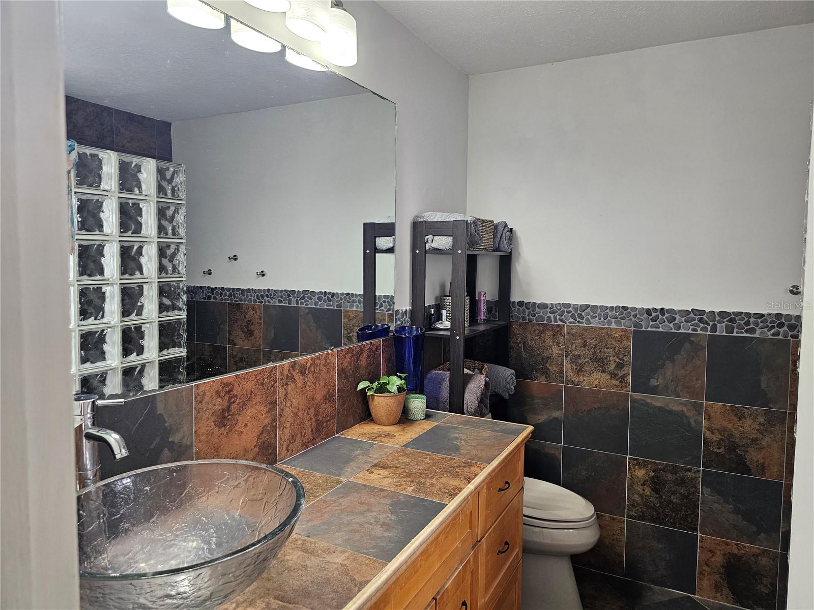 18322 SWAN LAKE DR — photo 26