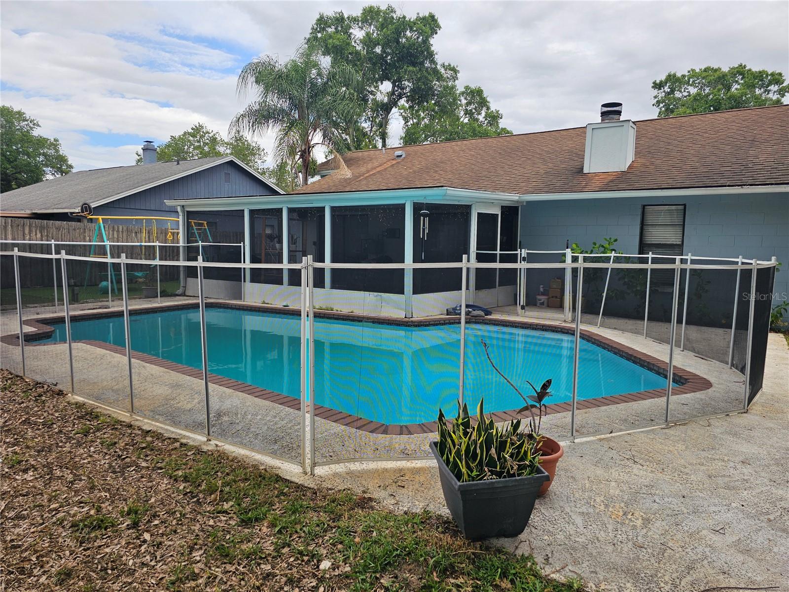 18322 SWAN LAKE DR — photo 48