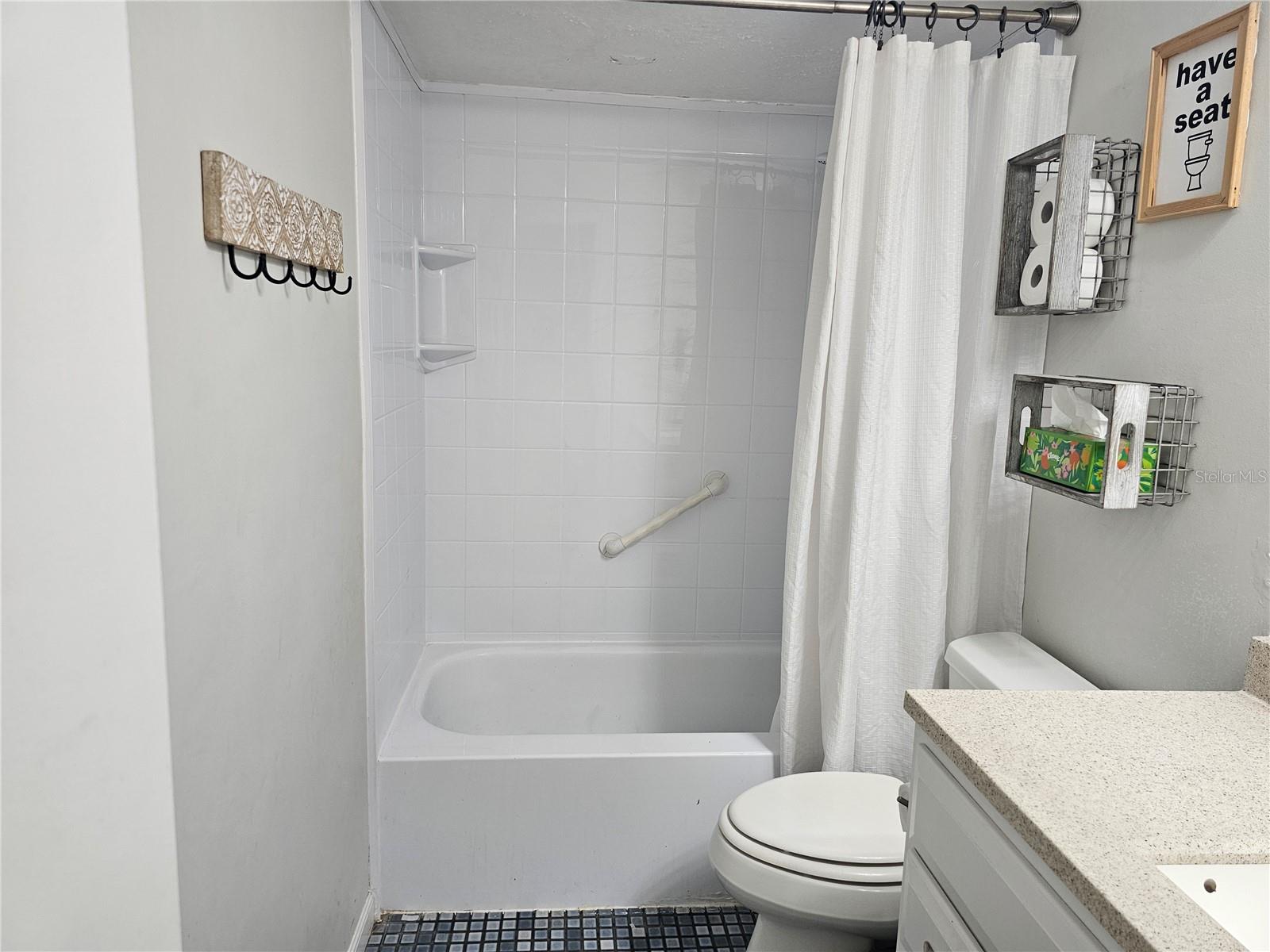 18322 SWAN LAKE DR — photo 34
