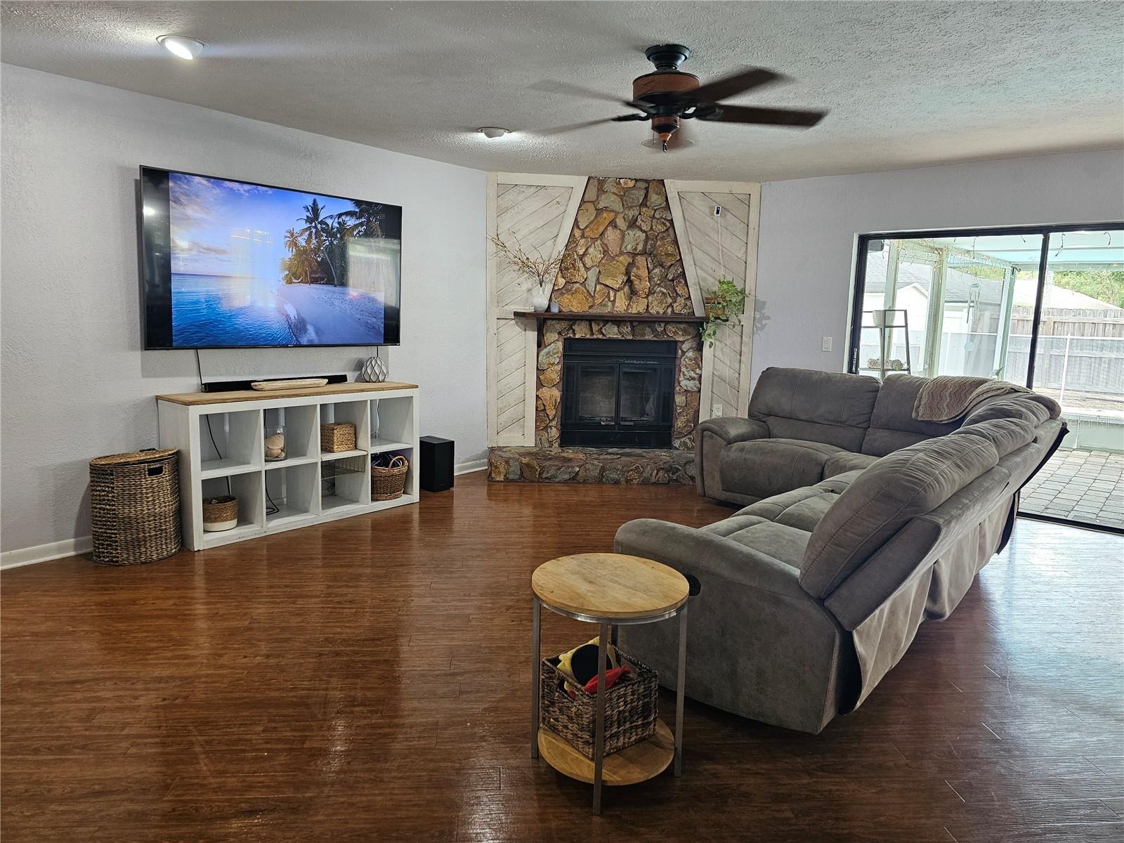 18322 SWAN LAKE DR — photo 44
