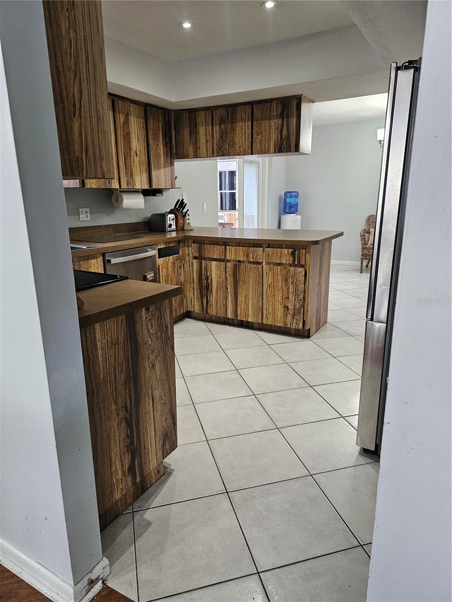 18322 SWAN LAKE DR — photo 21