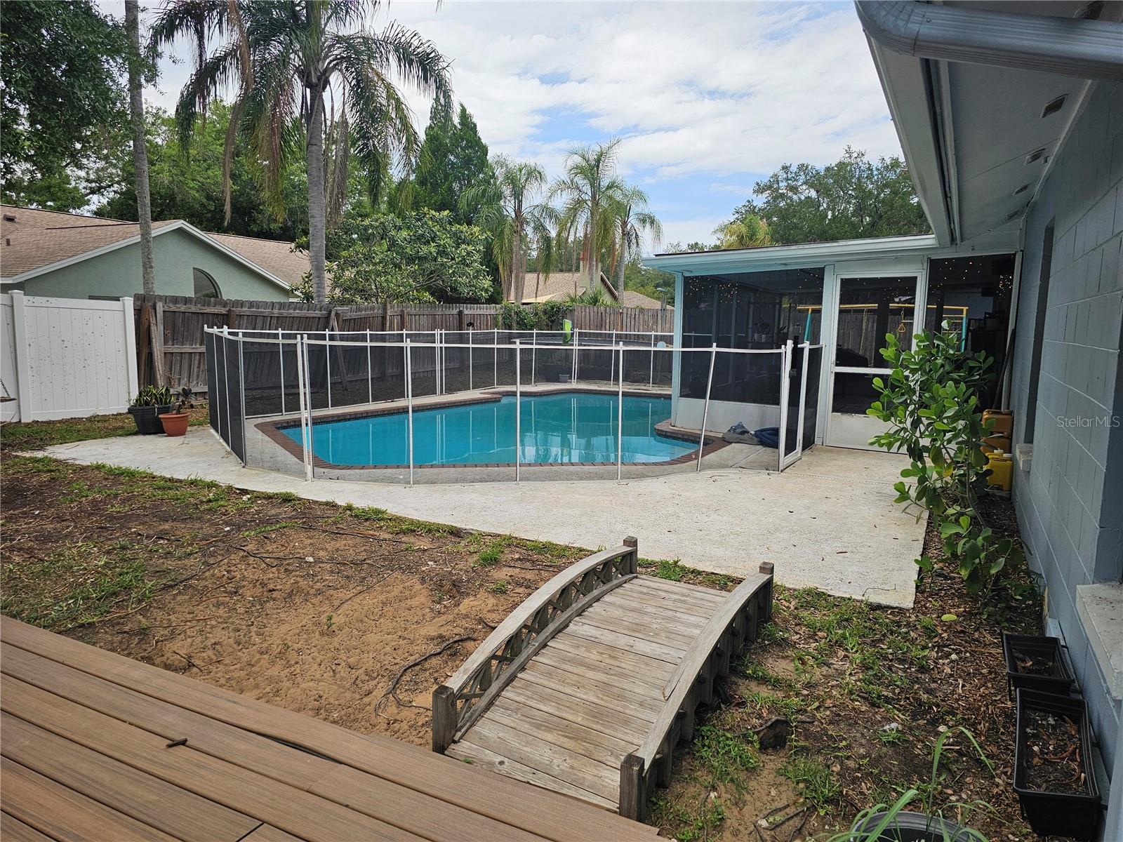 18322 SWAN LAKE DR — photo 45