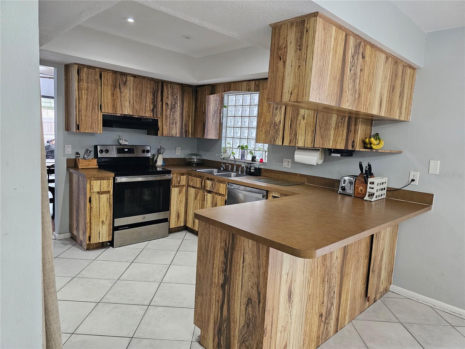 18322 SWAN LAKE DR — photo 17