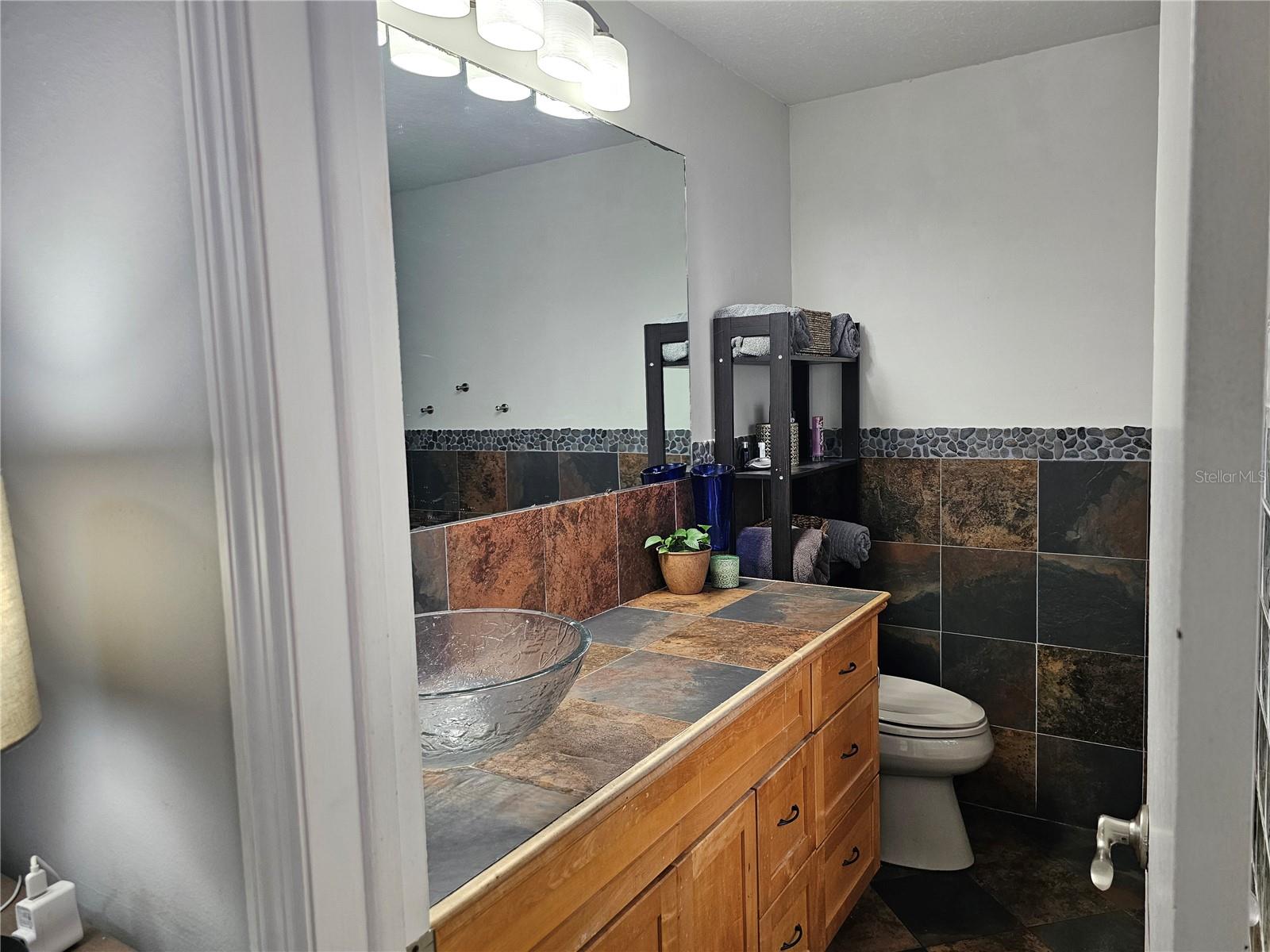 18322 SWAN LAKE DR — photo 27