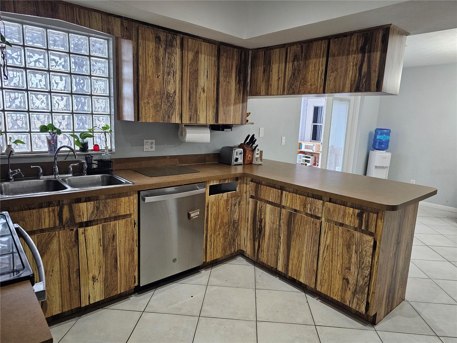 18322 SWAN LAKE DR — photo 33