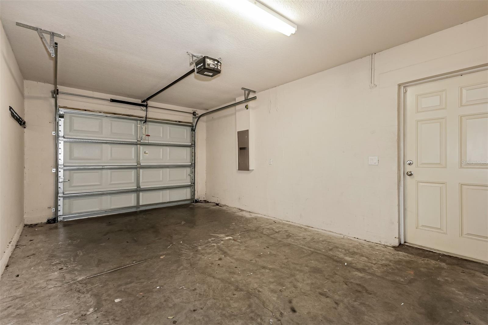 1505 E CARACAS ST — photo 17