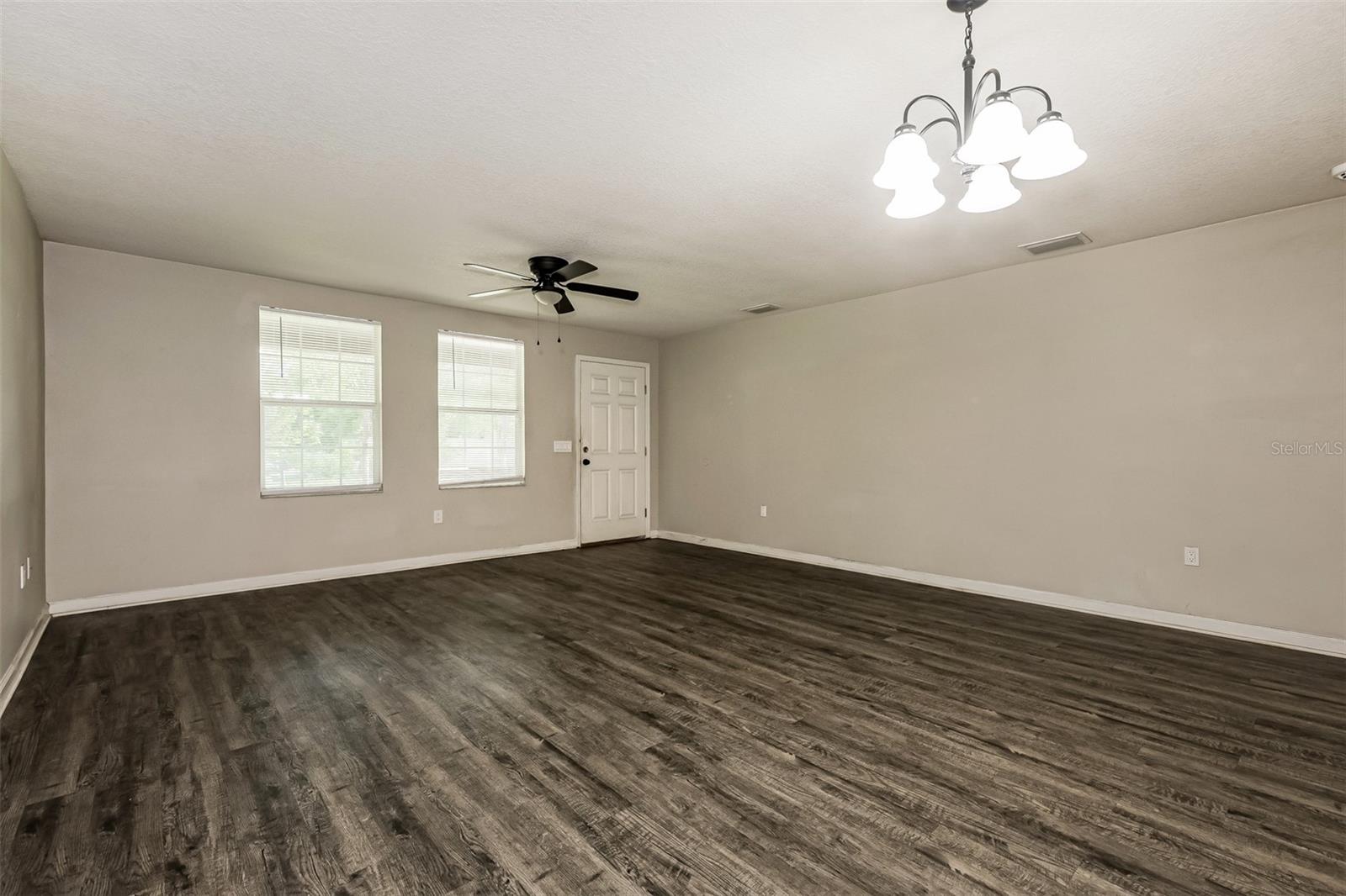 1505 E CARACAS ST — photo 6