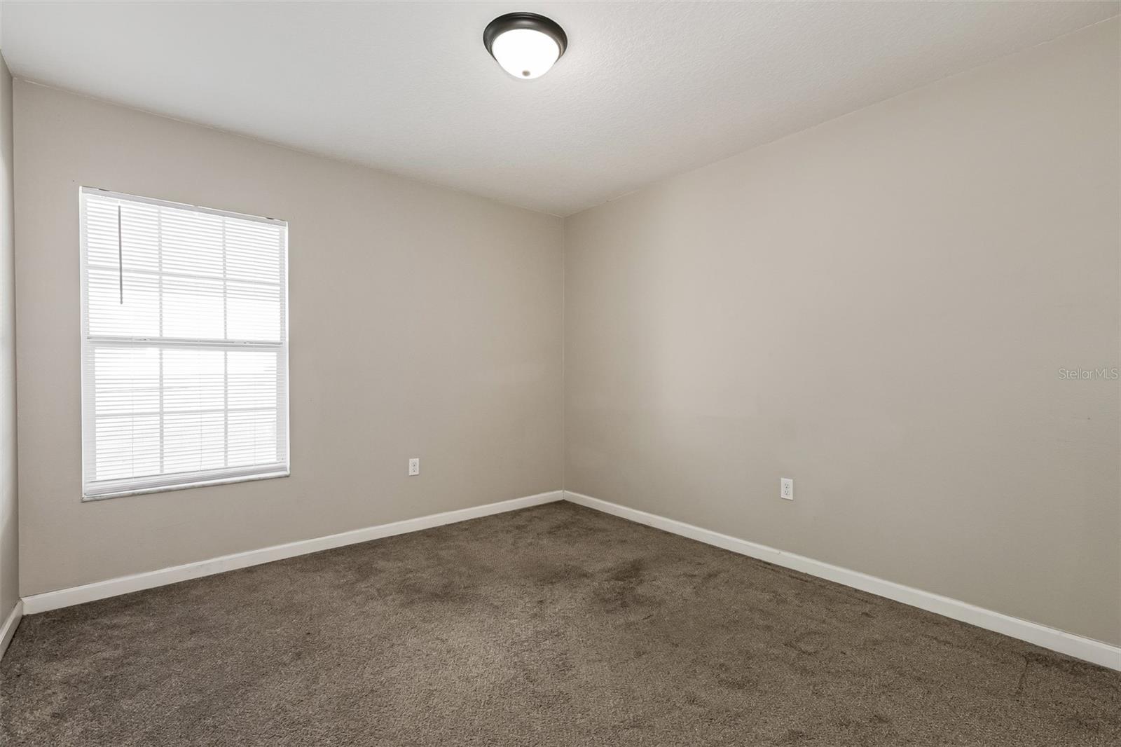 1505 E CARACAS ST — photo 15