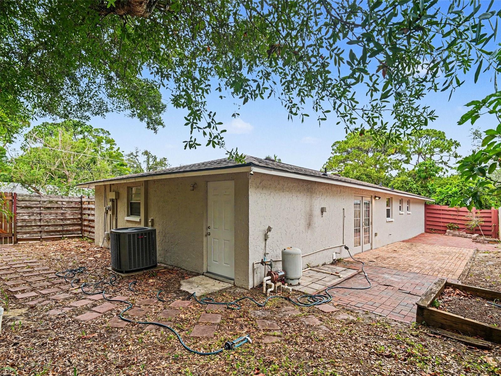 2111 FAIRFIELD AVE — photo 21
