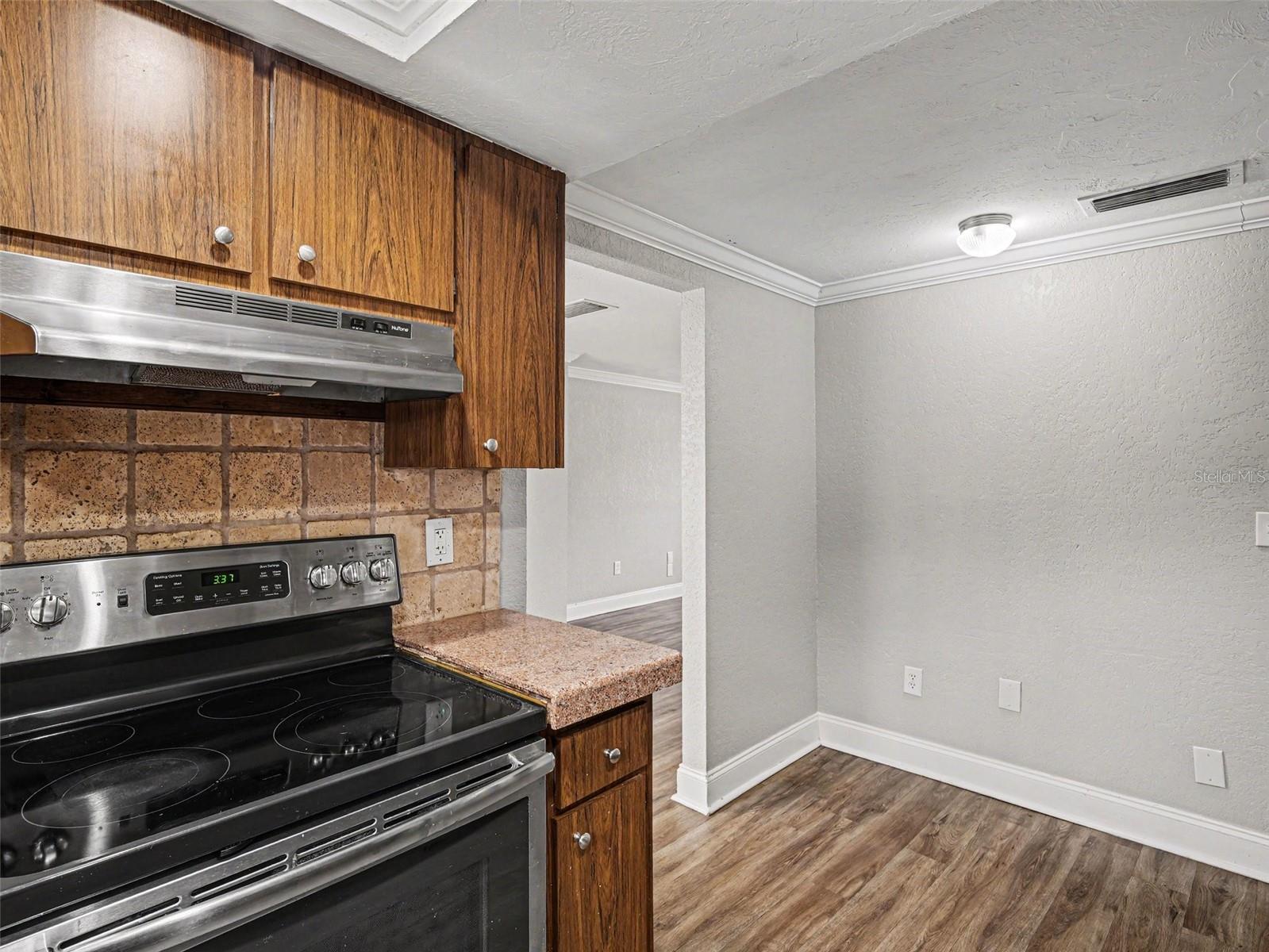 2111 FAIRFIELD AVE — photo 5
