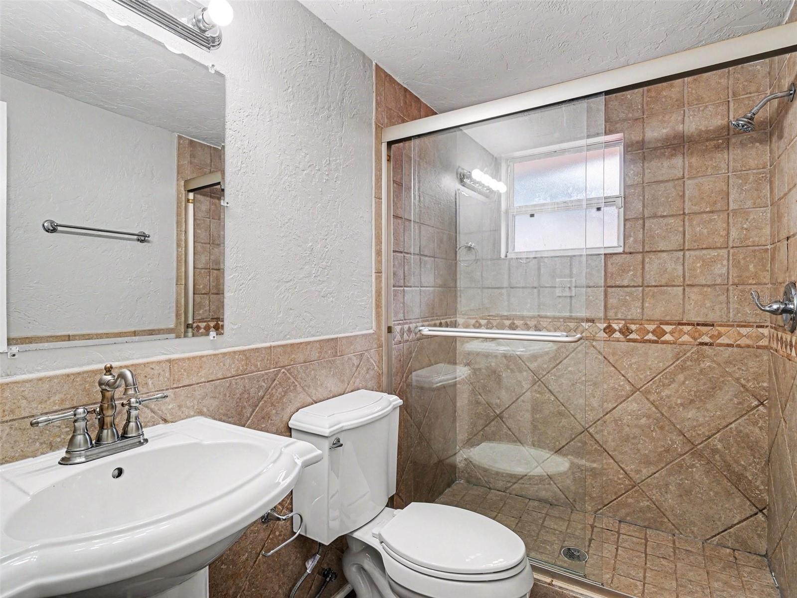 2111 FAIRFIELD AVE — photo 19