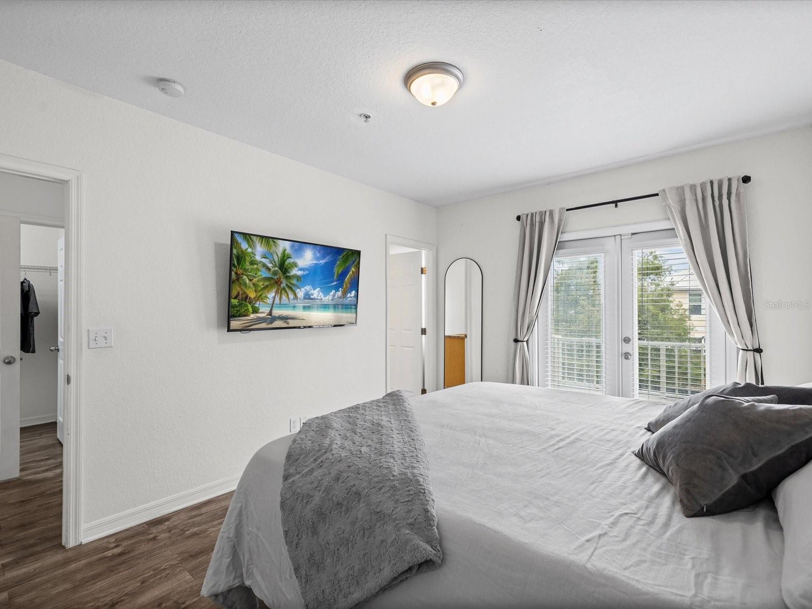 553 LUSARA CT — photo 19