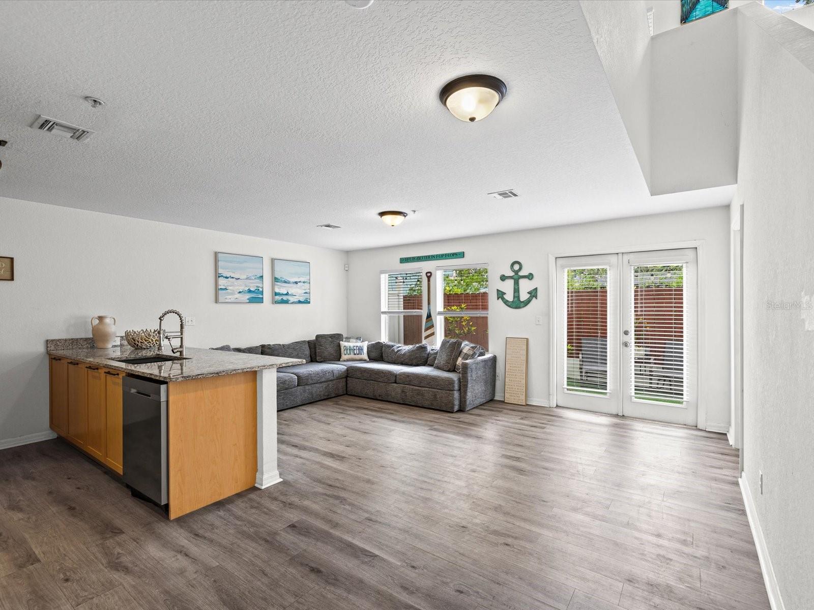 553 LUSARA CT — photo 10