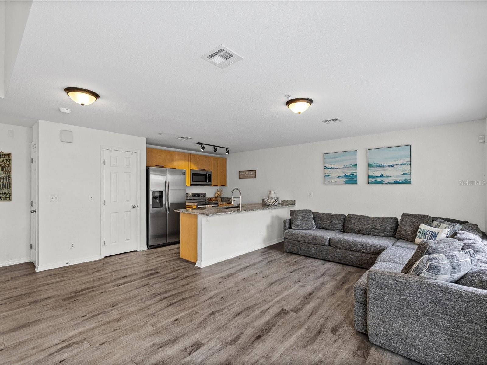 553 LUSARA CT — photo 9