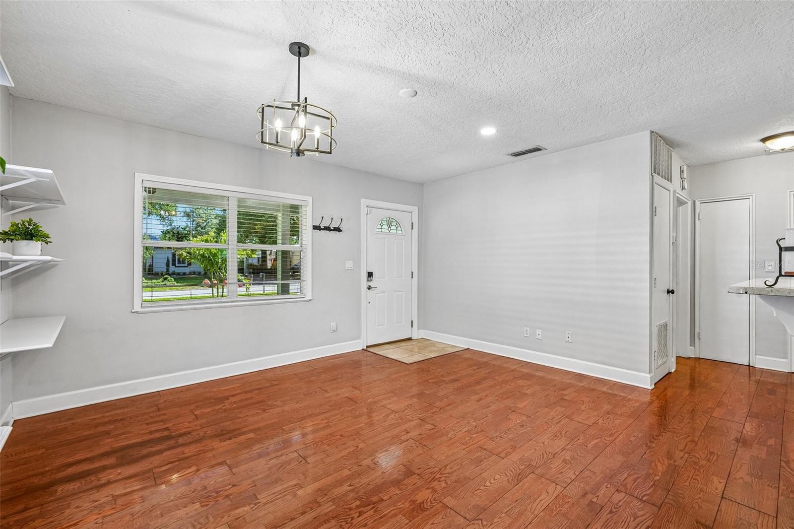3924 W BAY VIEW AVE — photo 3