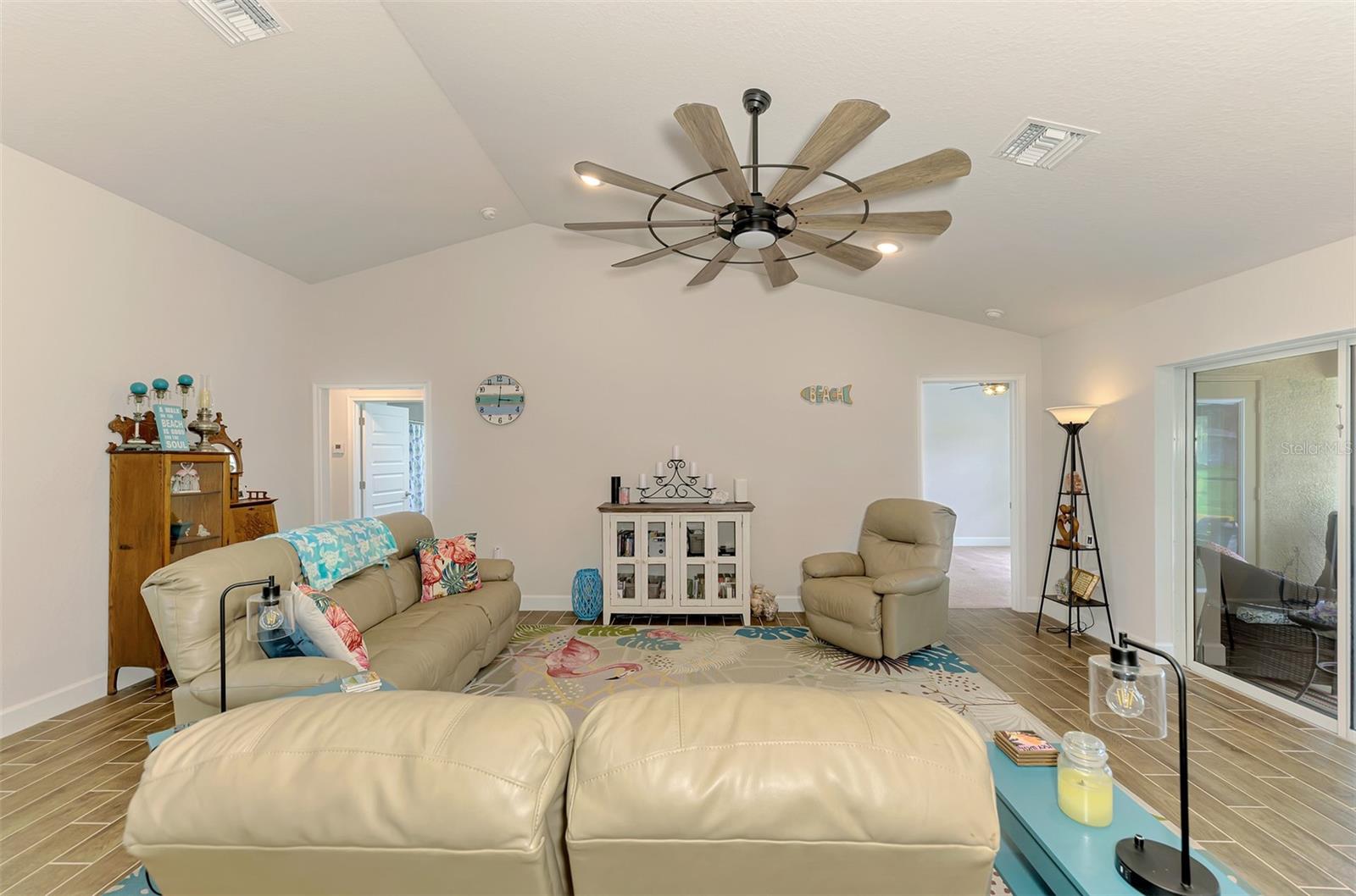 2443 LANCASTER LN — photo 15