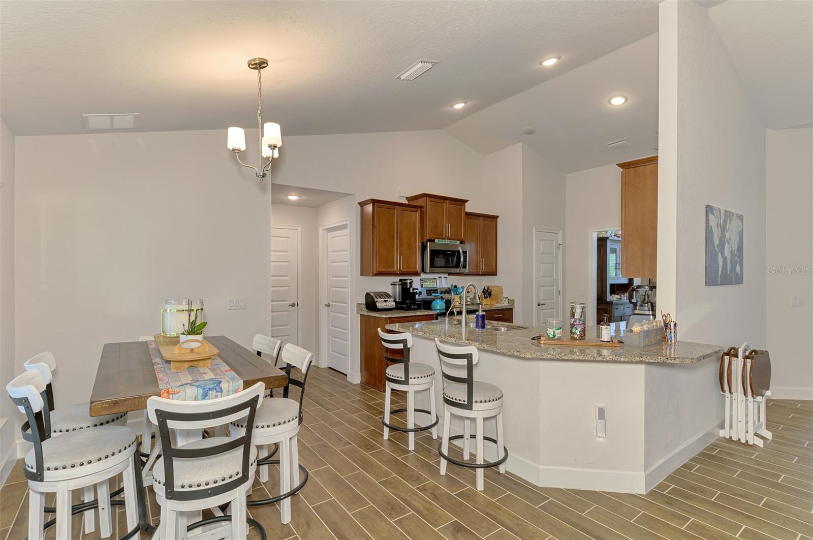 2443 LANCASTER LN — photo 18