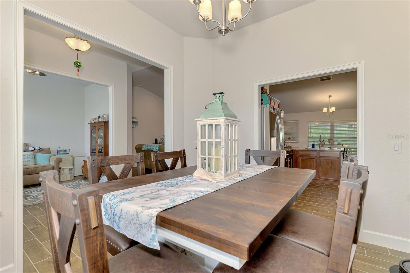 2443 LANCASTER LN — photo 29