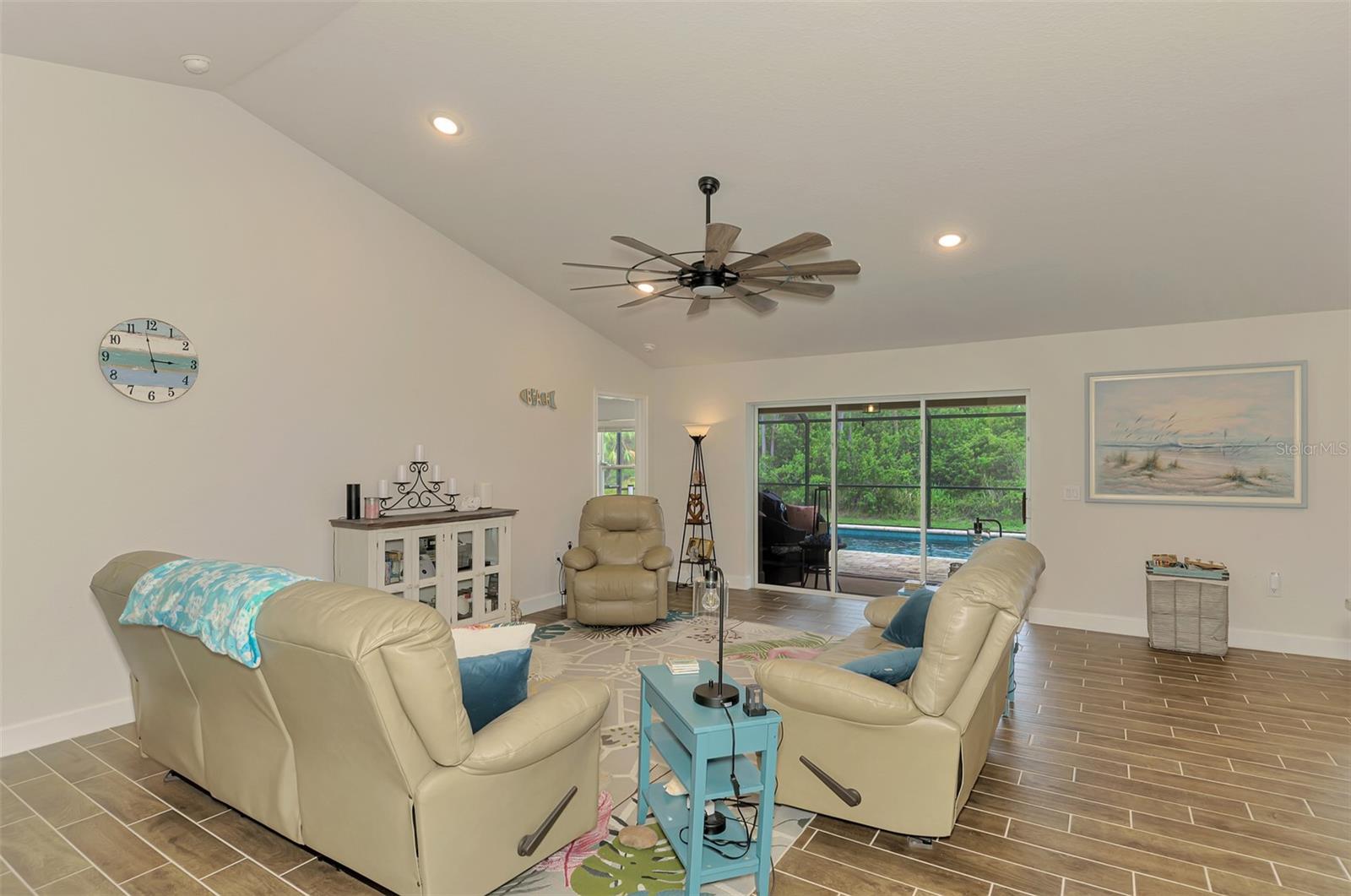 2443 LANCASTER LN — photo 12