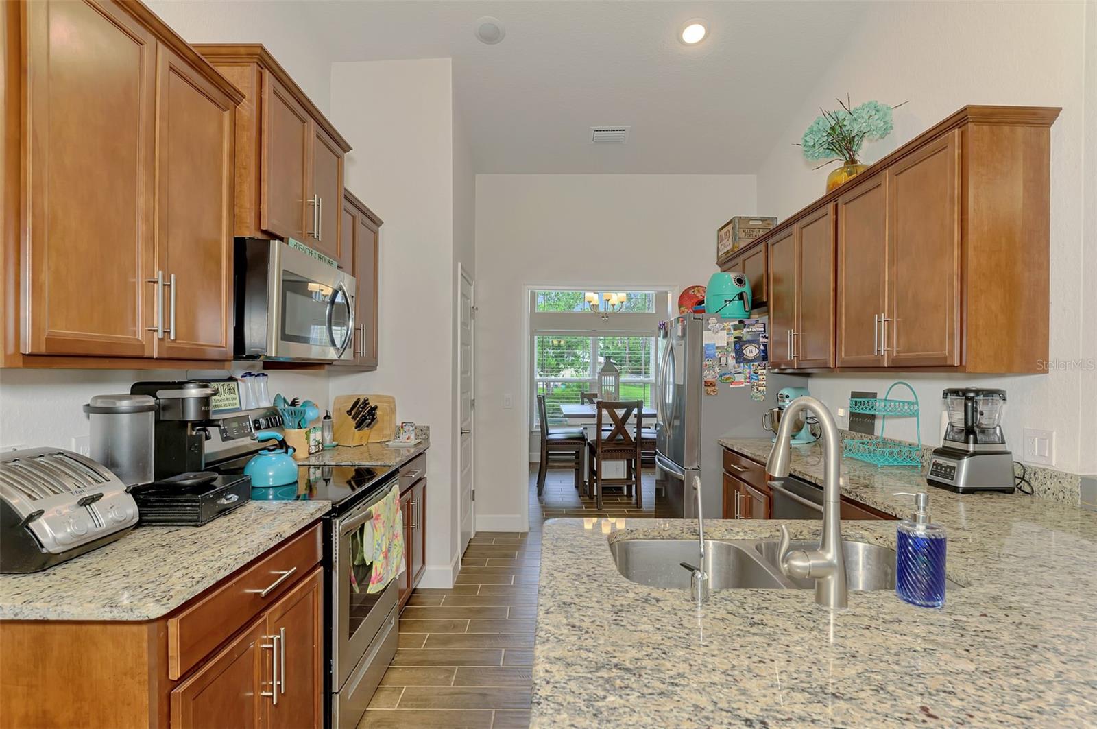 2443 LANCASTER LN — photo 21