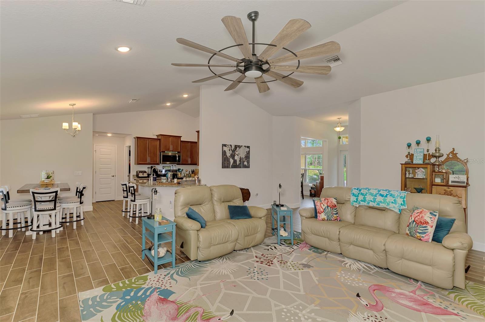 2443 LANCASTER LN — photo 17