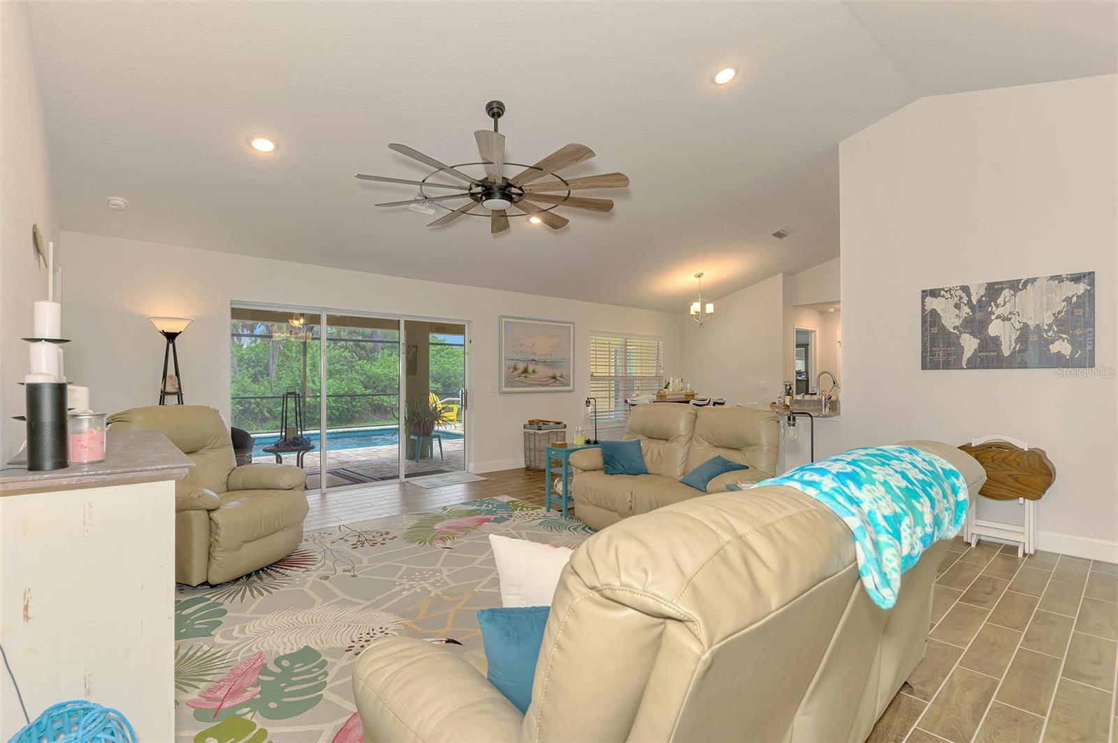 2443 LANCASTER LN — photo 14