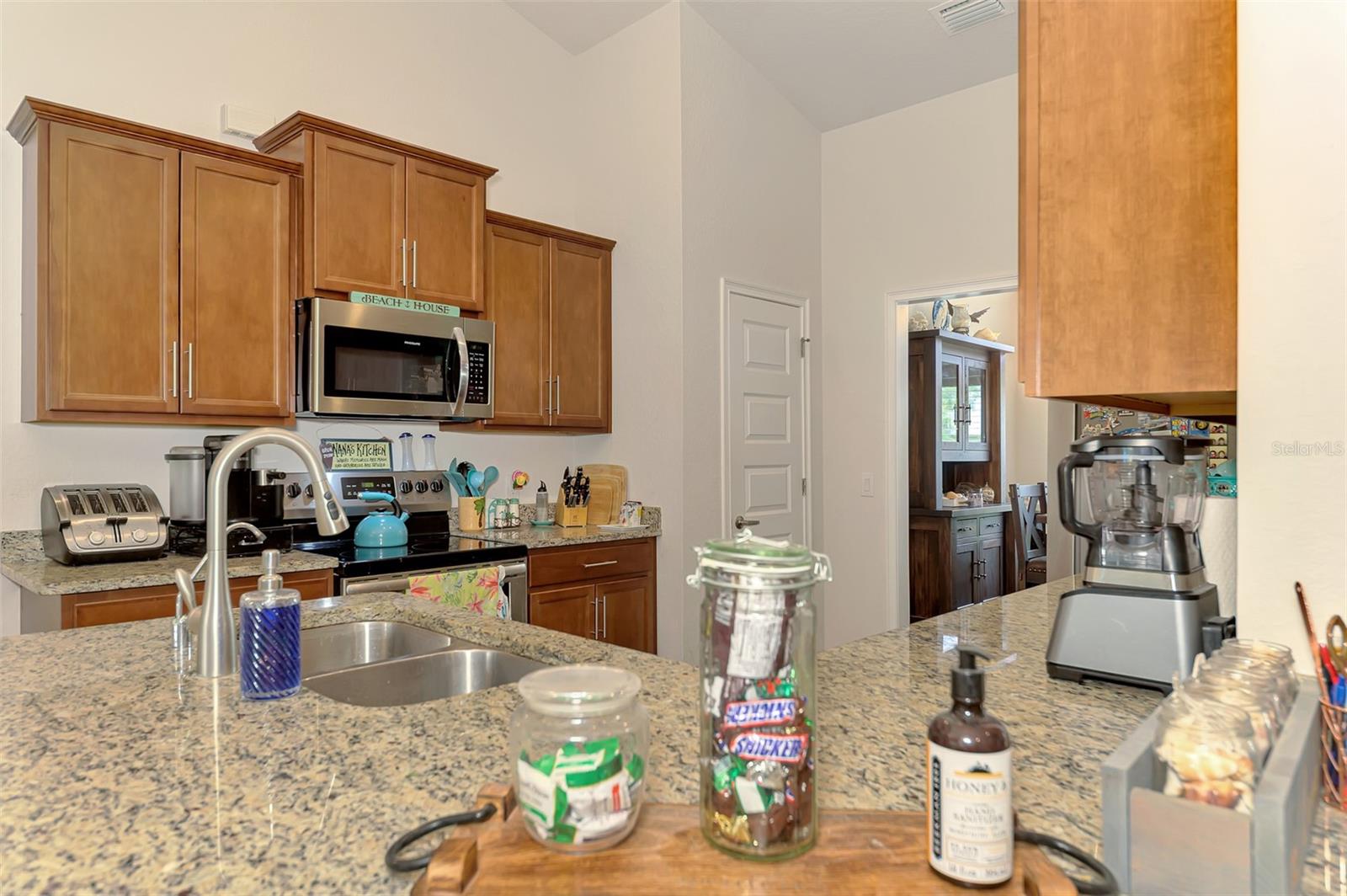 2443 LANCASTER LN — photo 20
