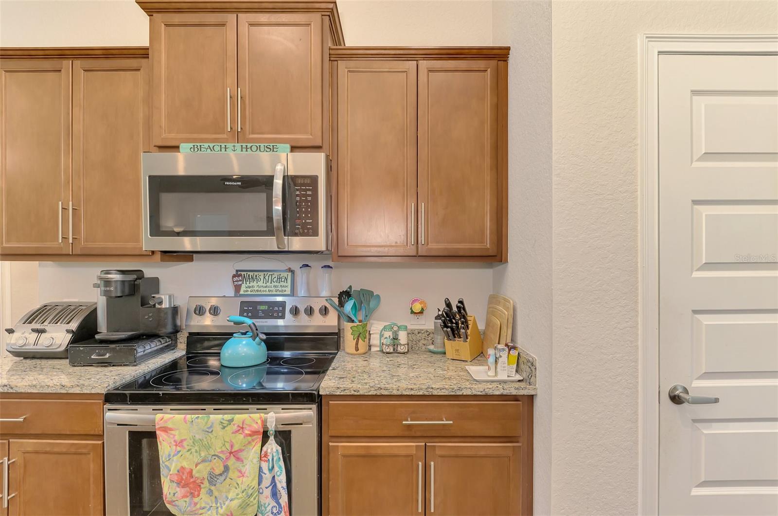 2443 LANCASTER LN — photo 23