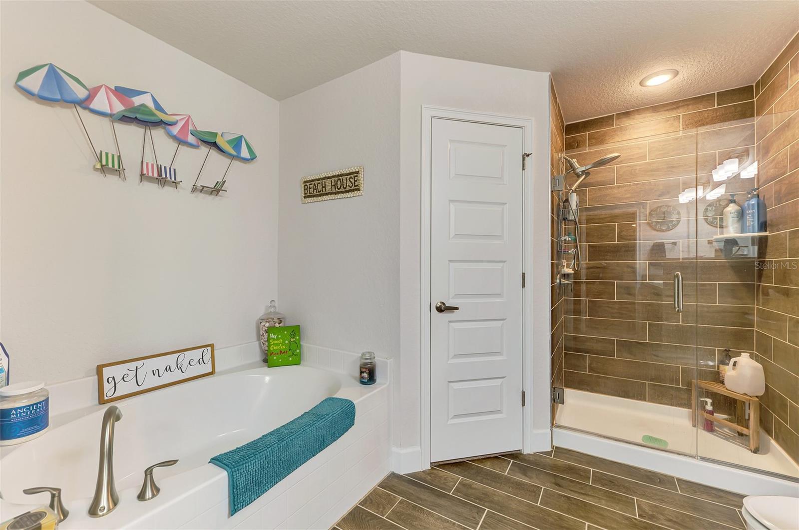 2443 LANCASTER LN — photo 37