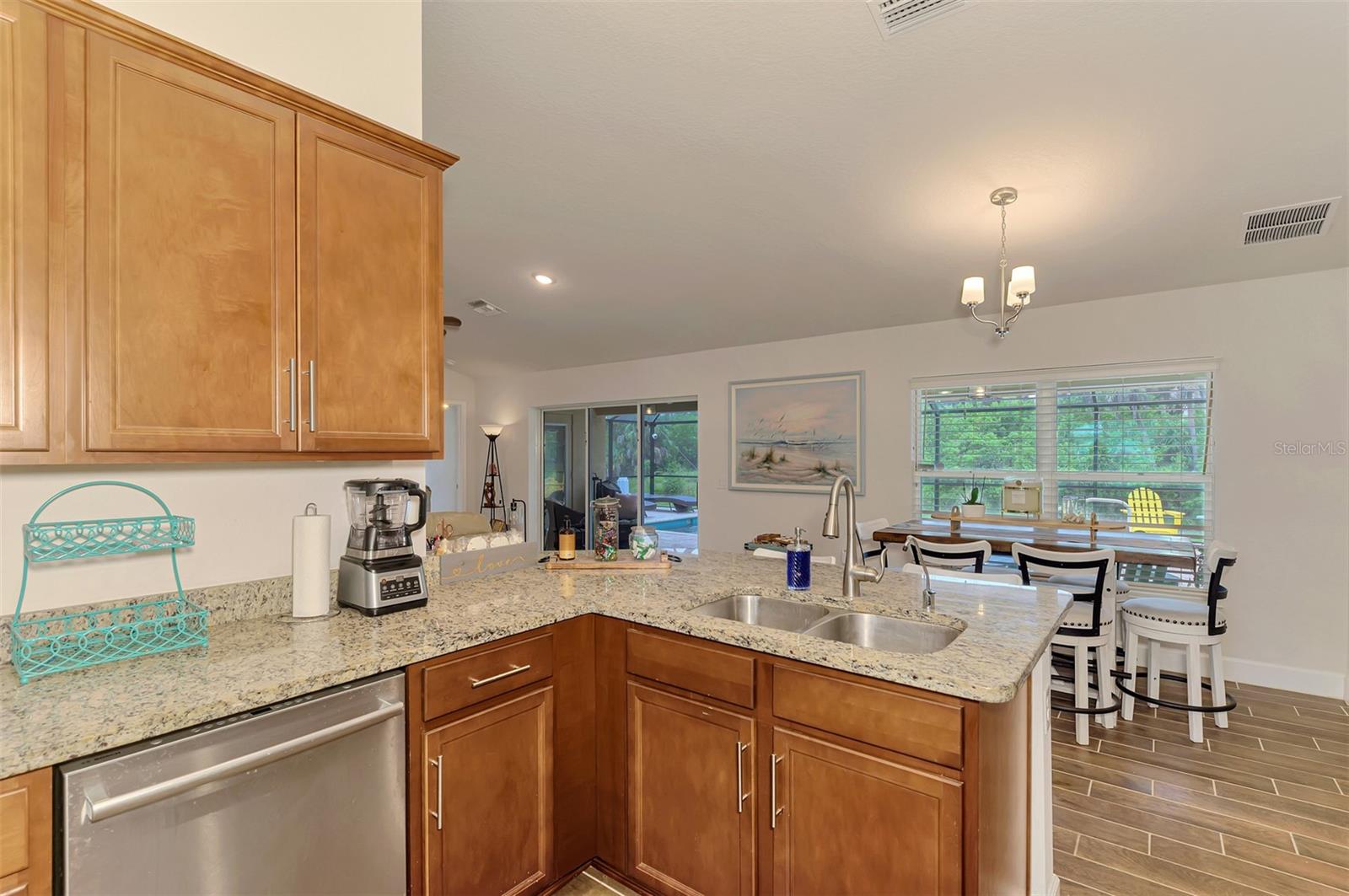 2443 LANCASTER LN — photo 26