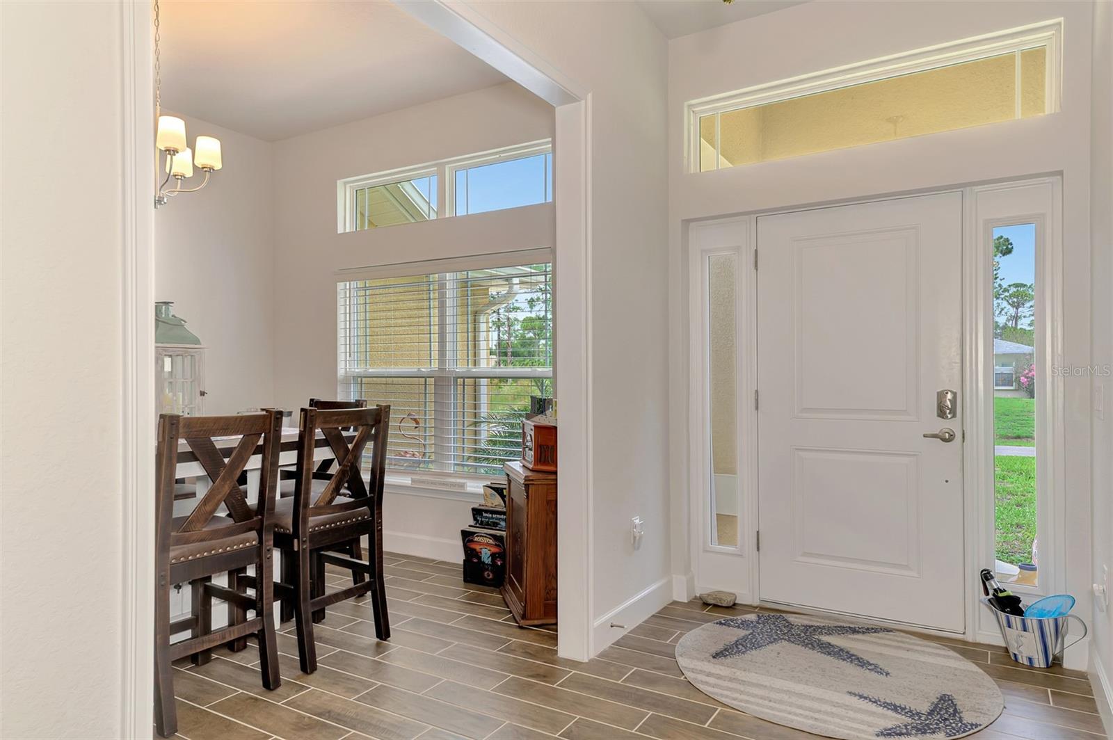 2443 LANCASTER LN — photo 8