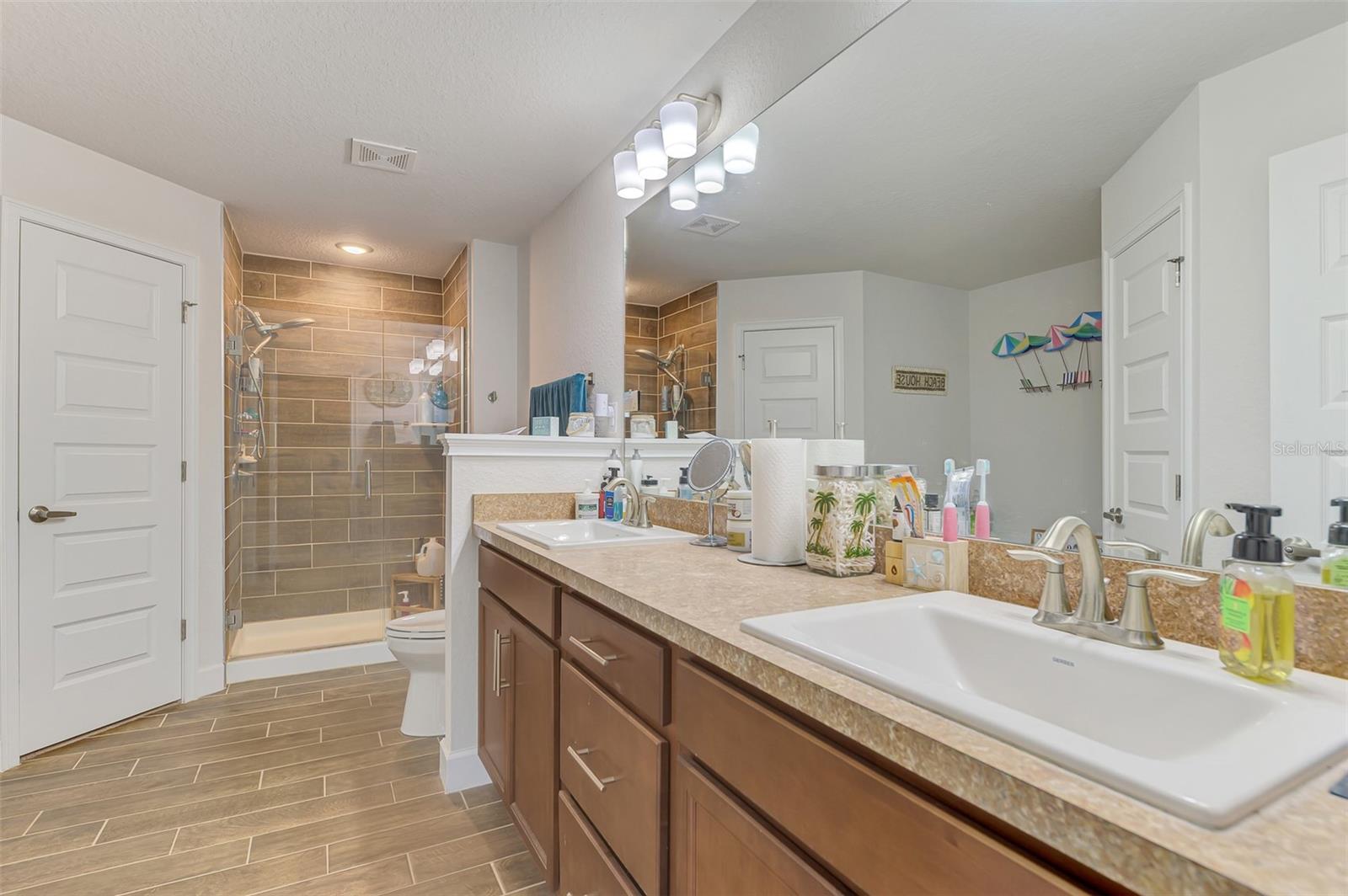 2443 LANCASTER LN — photo 36