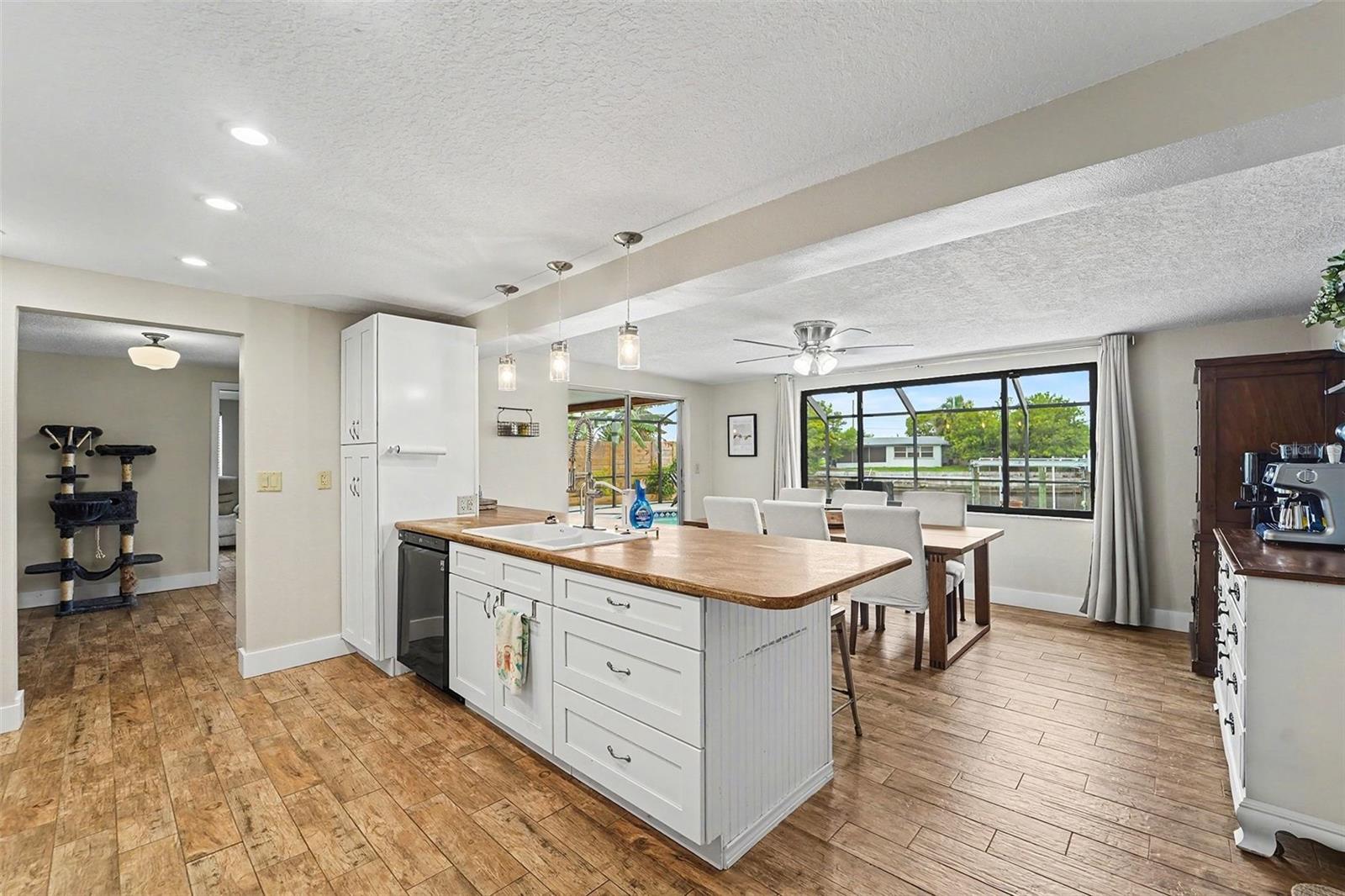 5736 MELALEUCA DR — photo 10