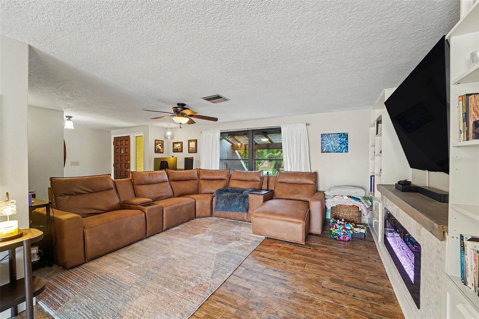 5736 MELALEUCA DR — photo 3