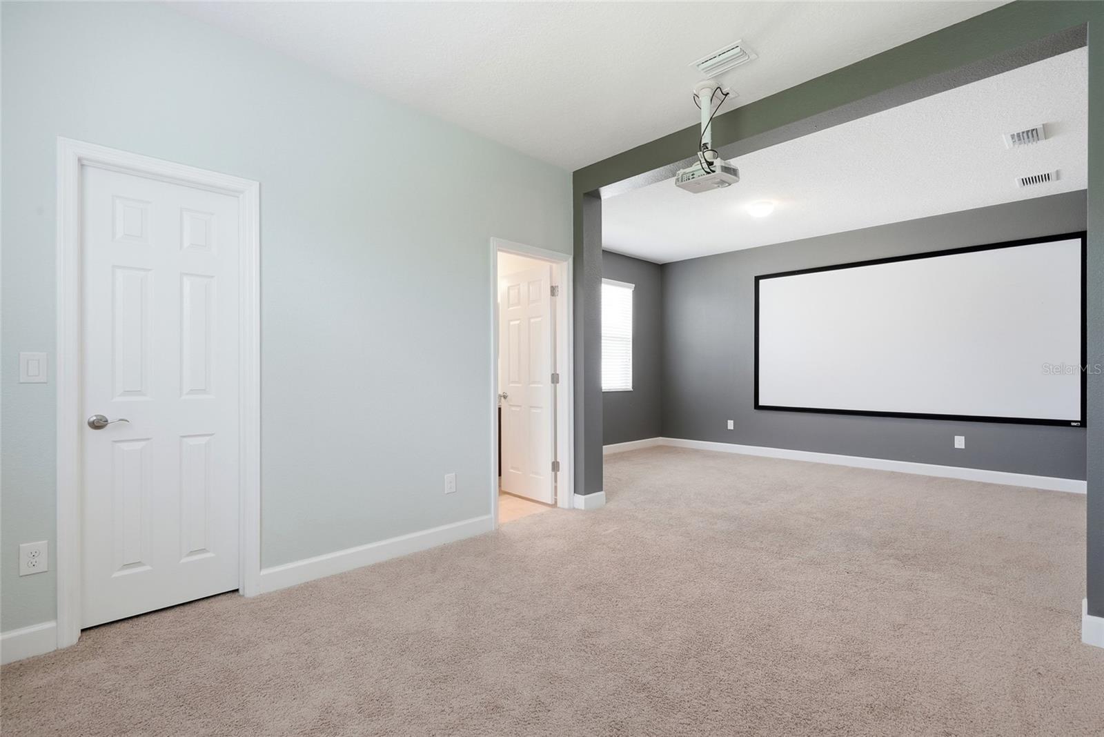 924 BUTTERCUP GLN — photo 37