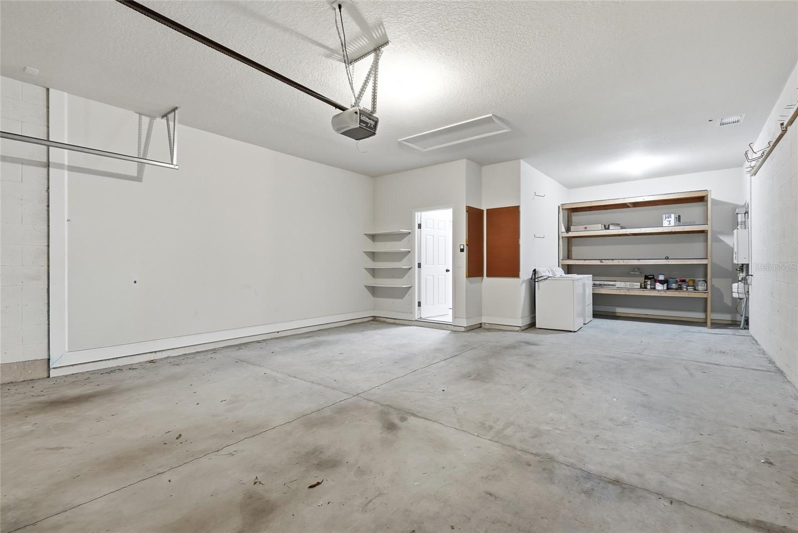924 BUTTERCUP GLN — photo 48