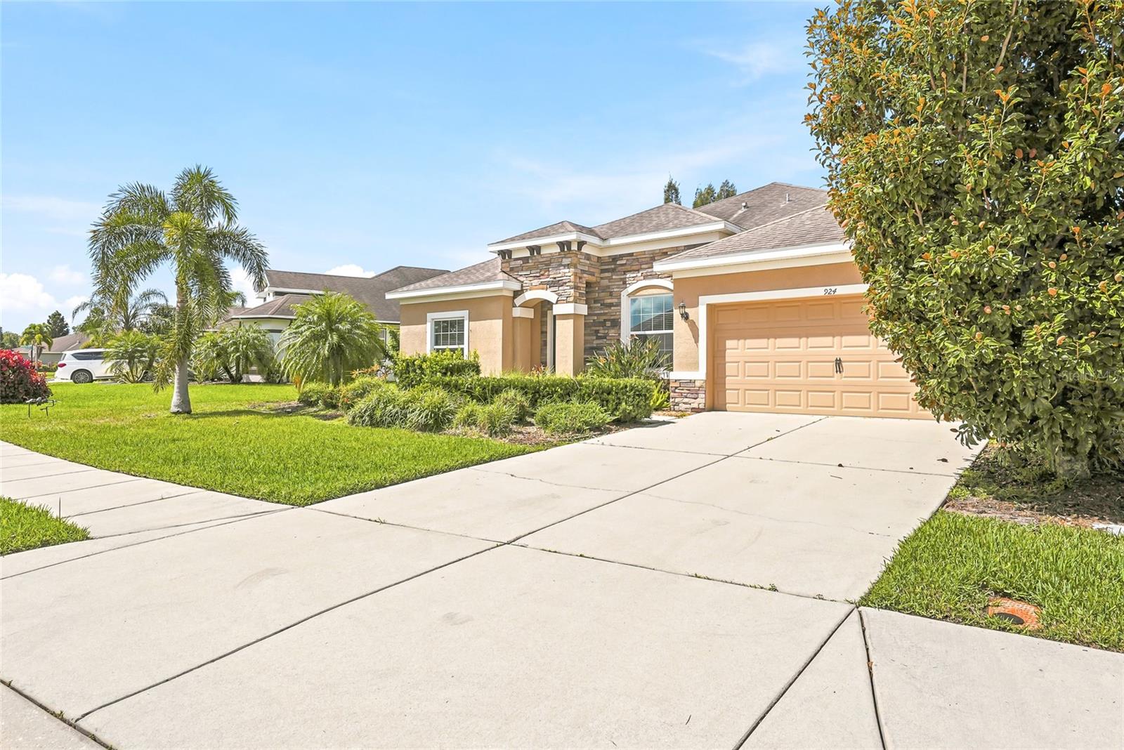 924 BUTTERCUP GLN — photo 4