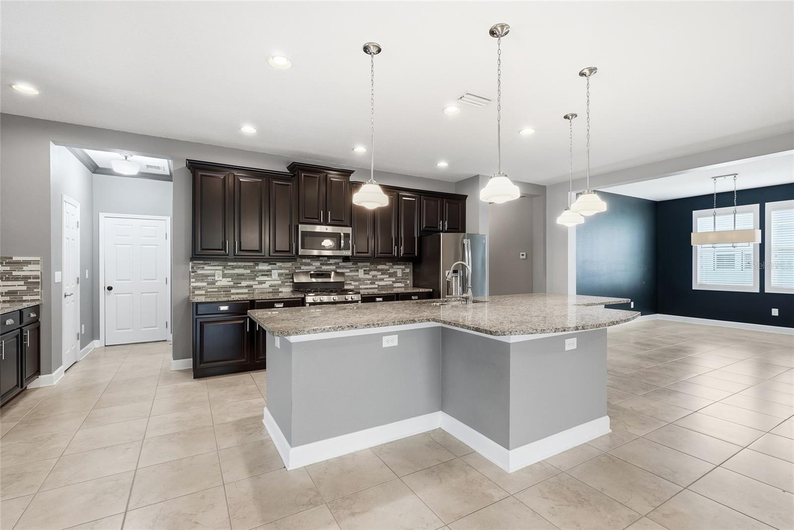 924 BUTTERCUP GLN — photo 12