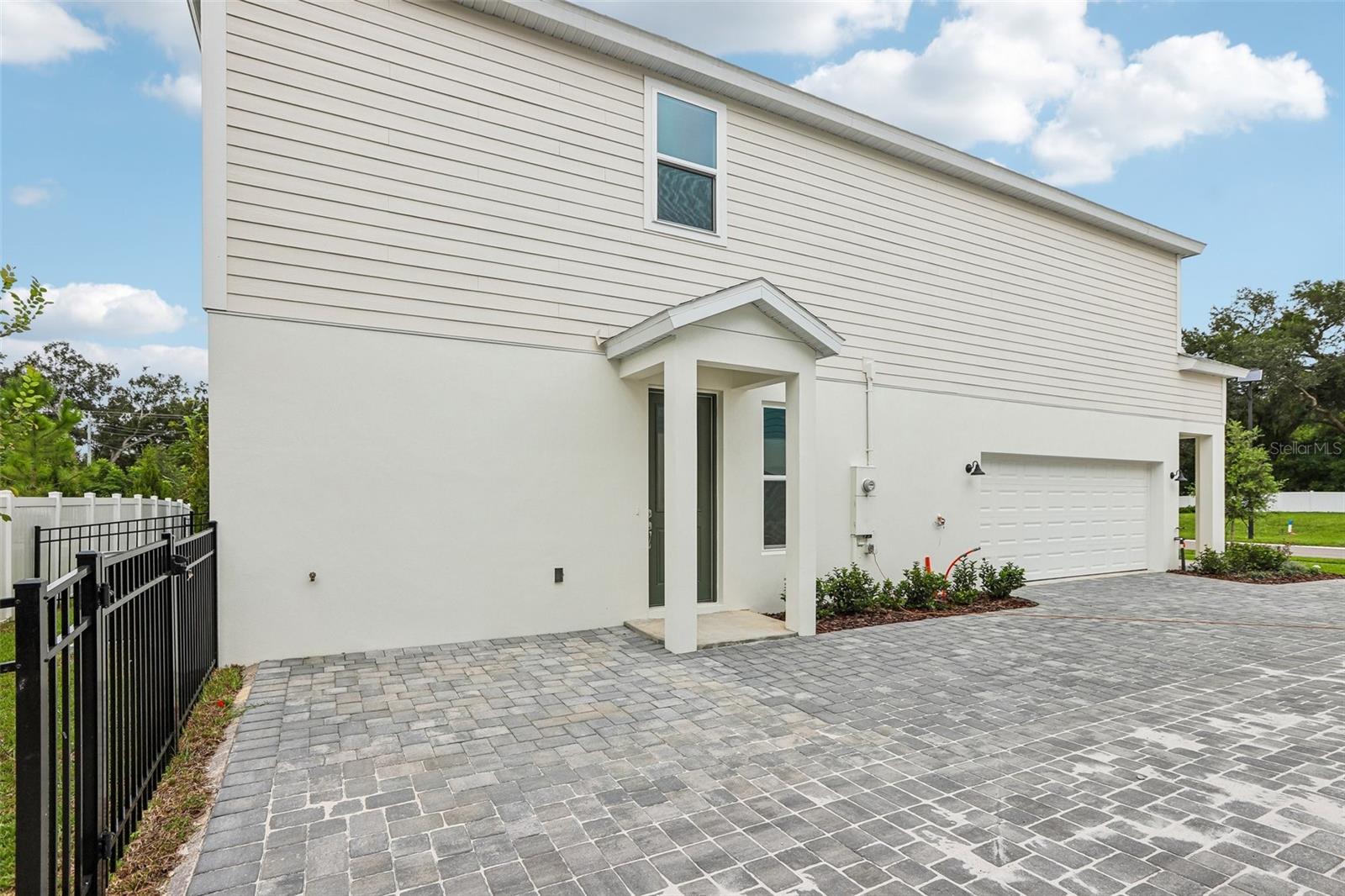 607 SILVER STREAM CT — photo 2