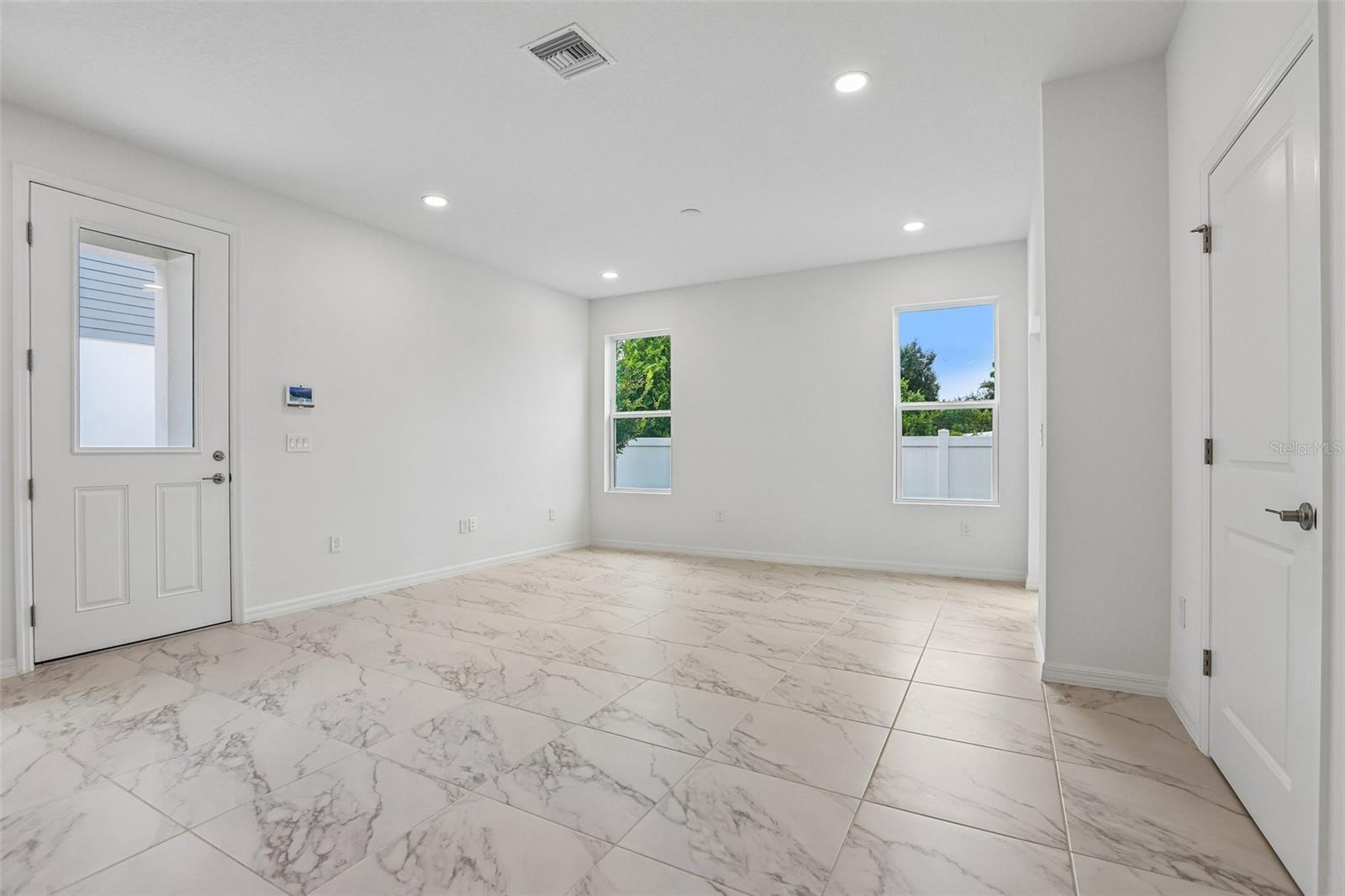 607 SILVER STREAM CT — photo 4