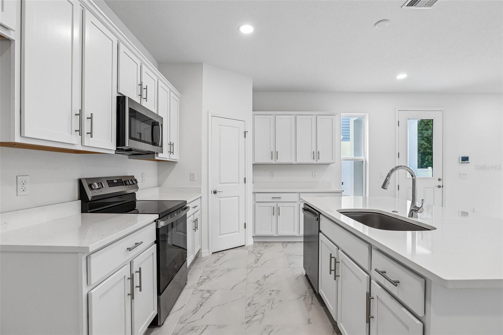 607 SILVER STREAM CT — photo 15