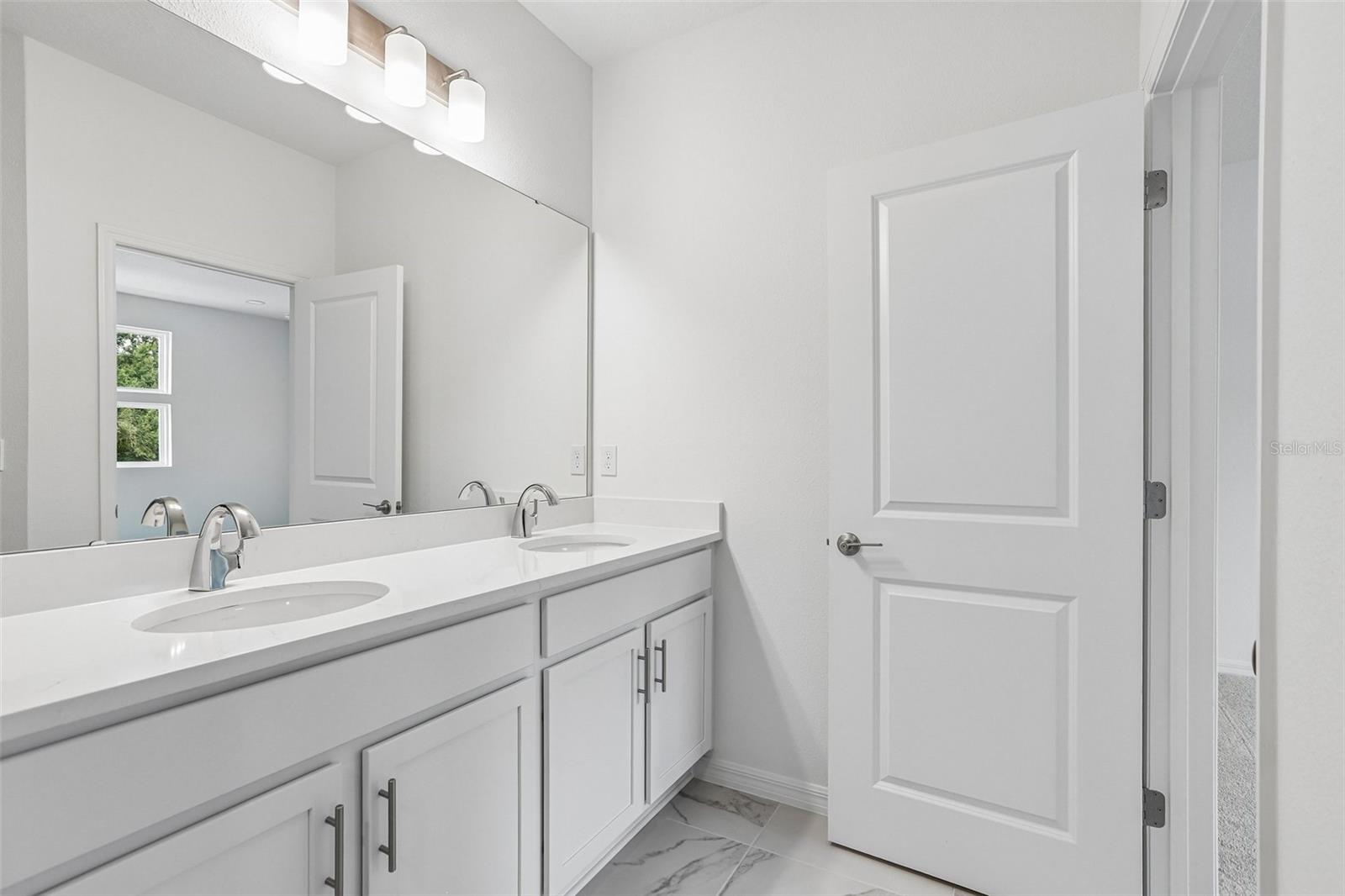 607 SILVER STREAM CT — photo 30