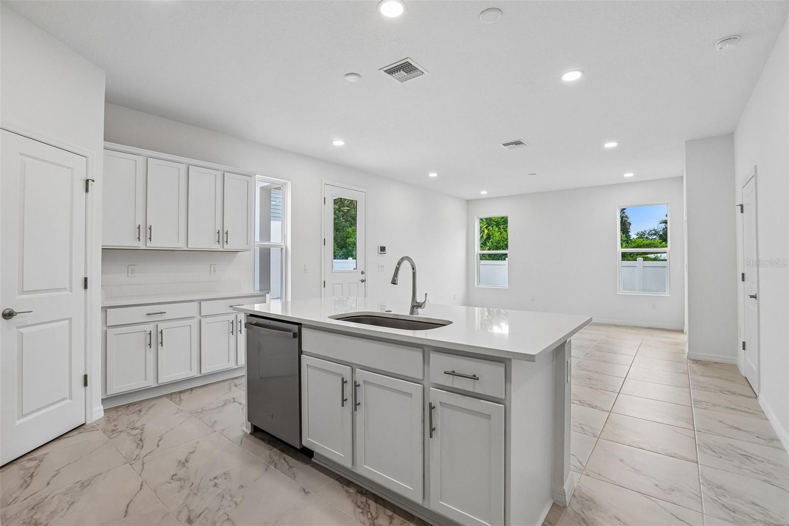 607 SILVER STREAM CT — photo 16