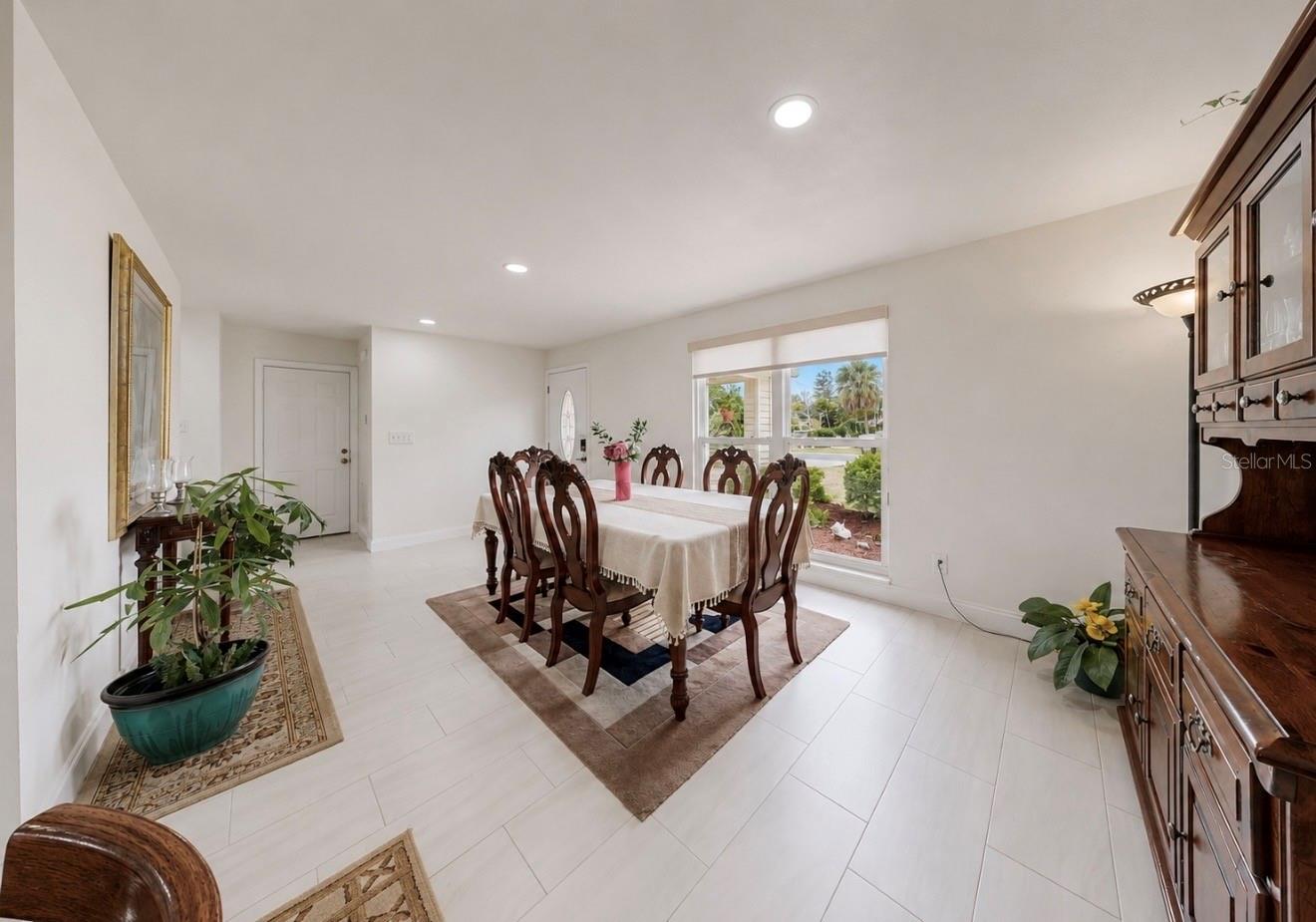 803 LEISEY CIR — photo 17